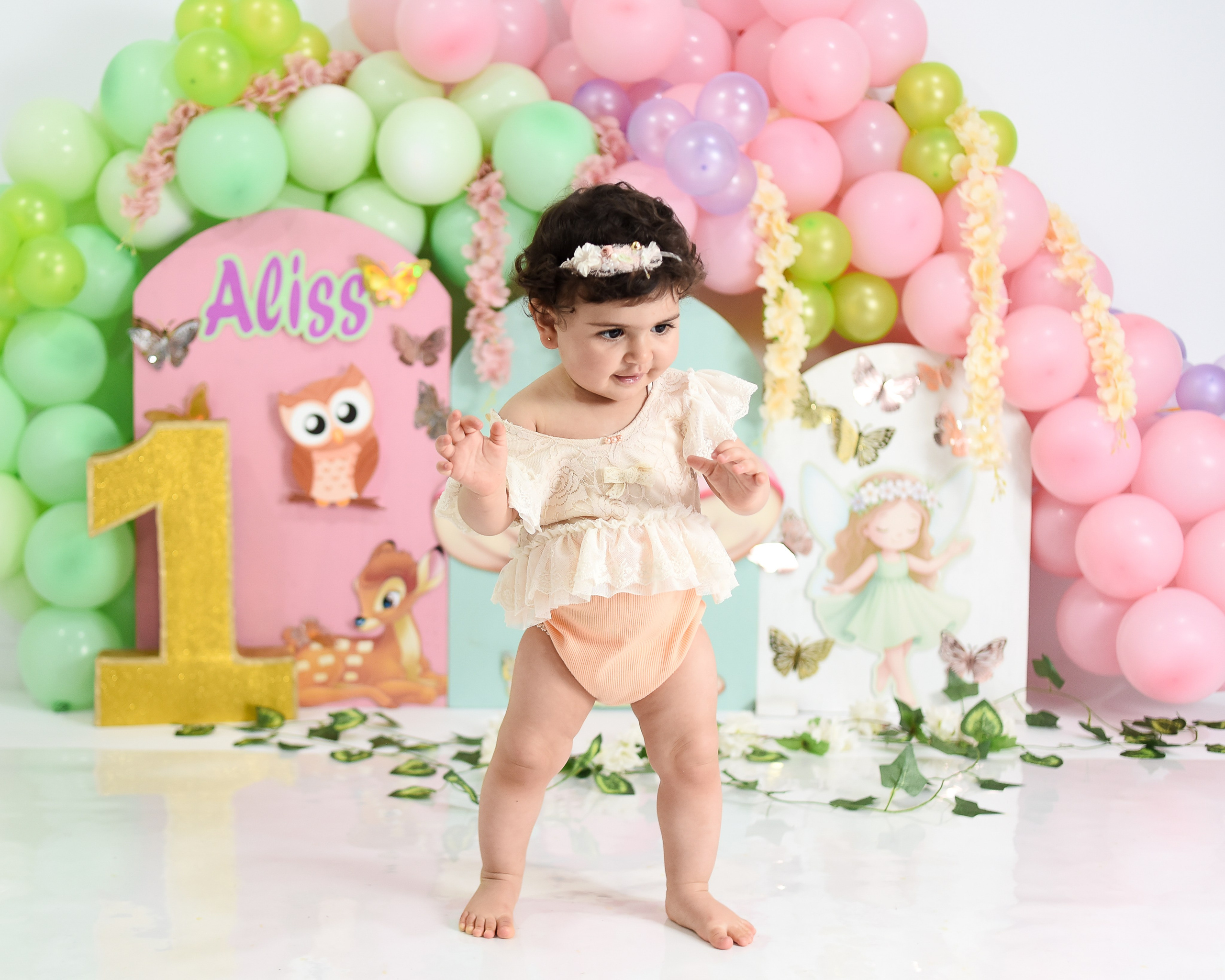Sesión 1er año de Aliss. Temática: Bosque encantado. Fotografo de casamiento en misiones y fotógrafo de familia  Posadas