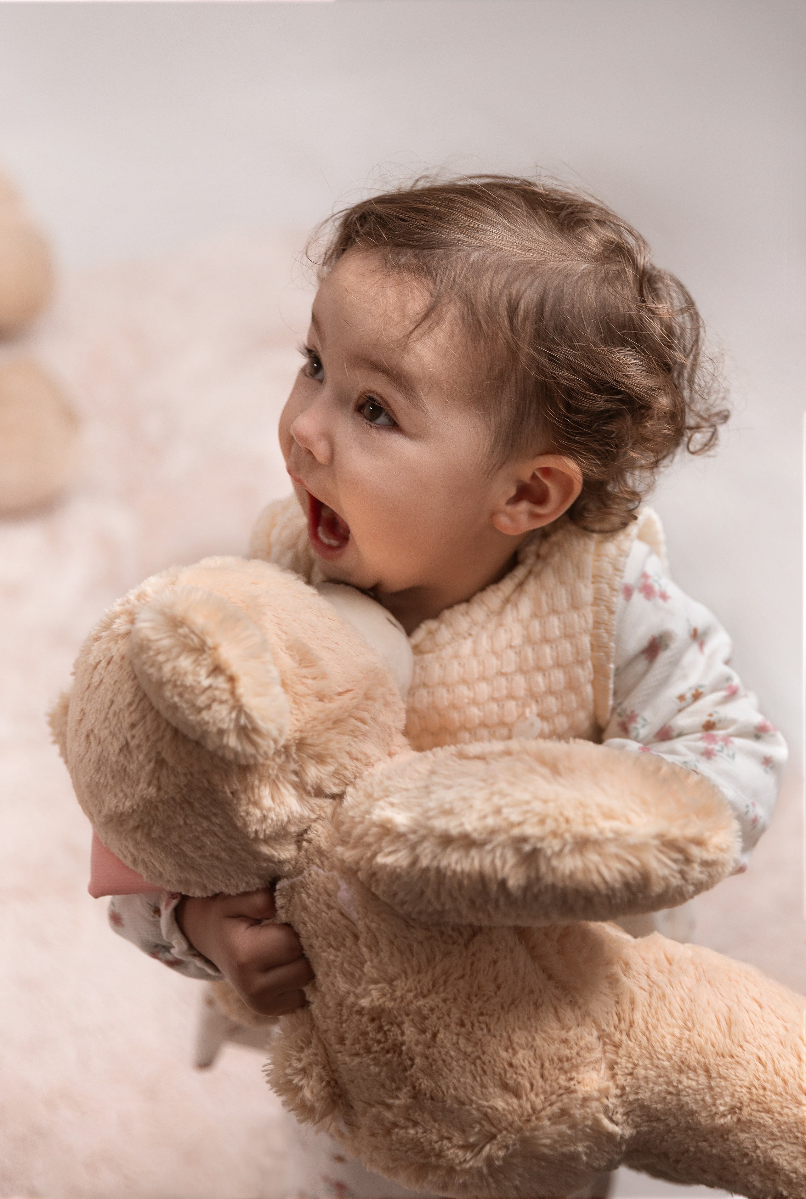 Ensaio fotográfico infantil em São Paulo, feito em estúdio e pensado para valorizar a personalidade de cada criança. Fotografias naturais, divertidas e atemporais.
