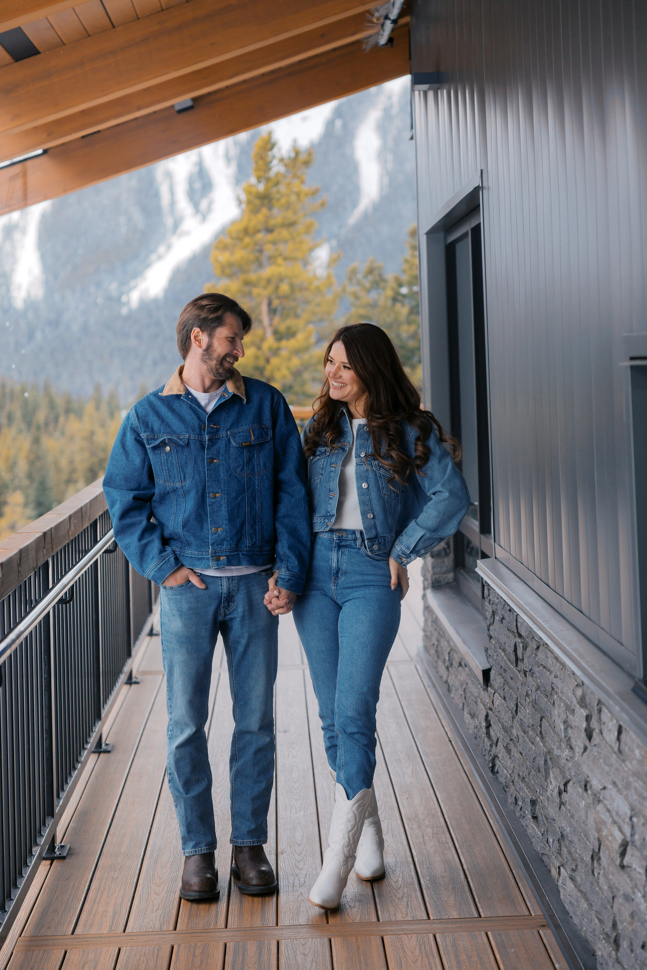 Ski engagement session. Photographer Elvira Hryshchenko