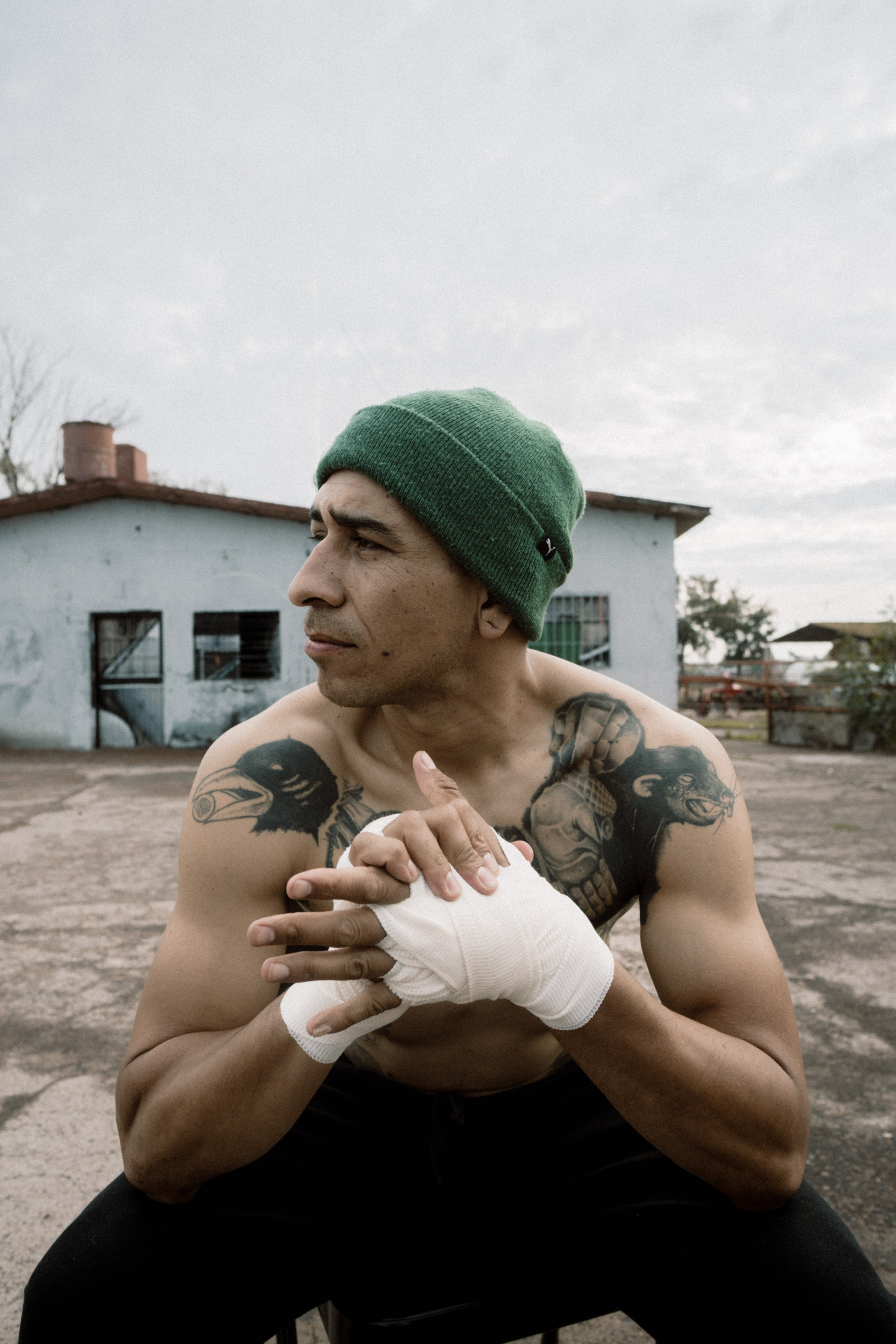Entre Calles y Combates - Roberto Delgado. TWO MILLIMETERS