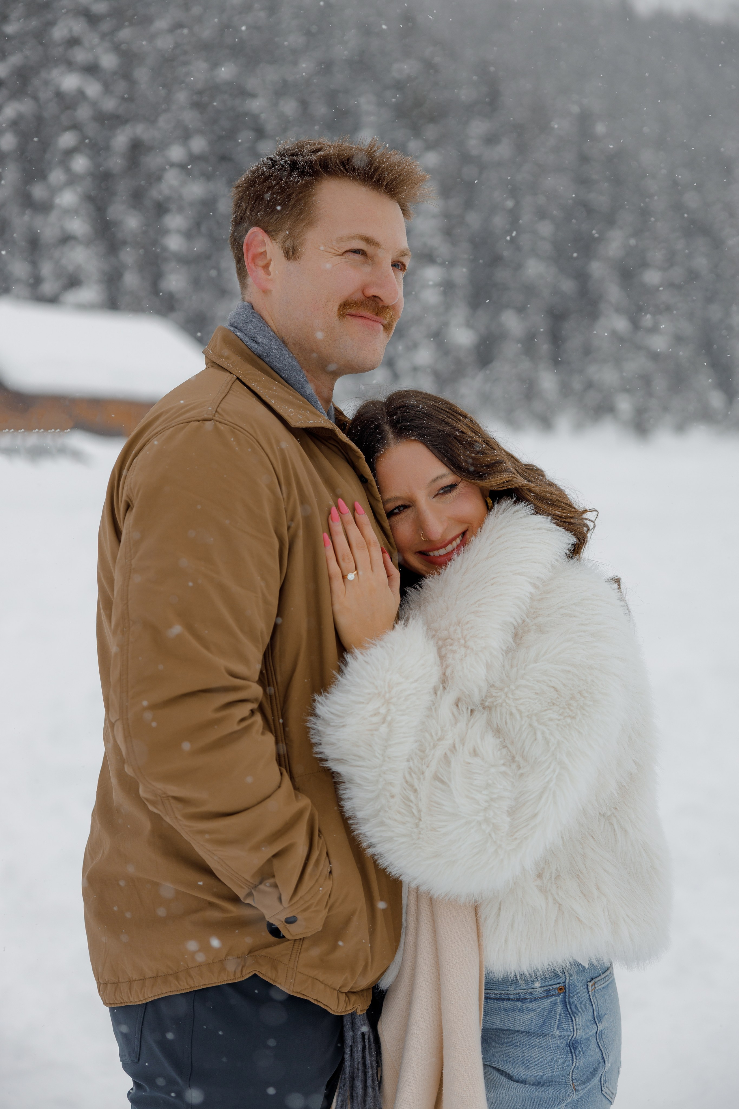 Lake Louise engagement session. Photographer Elvira Hryshchenko