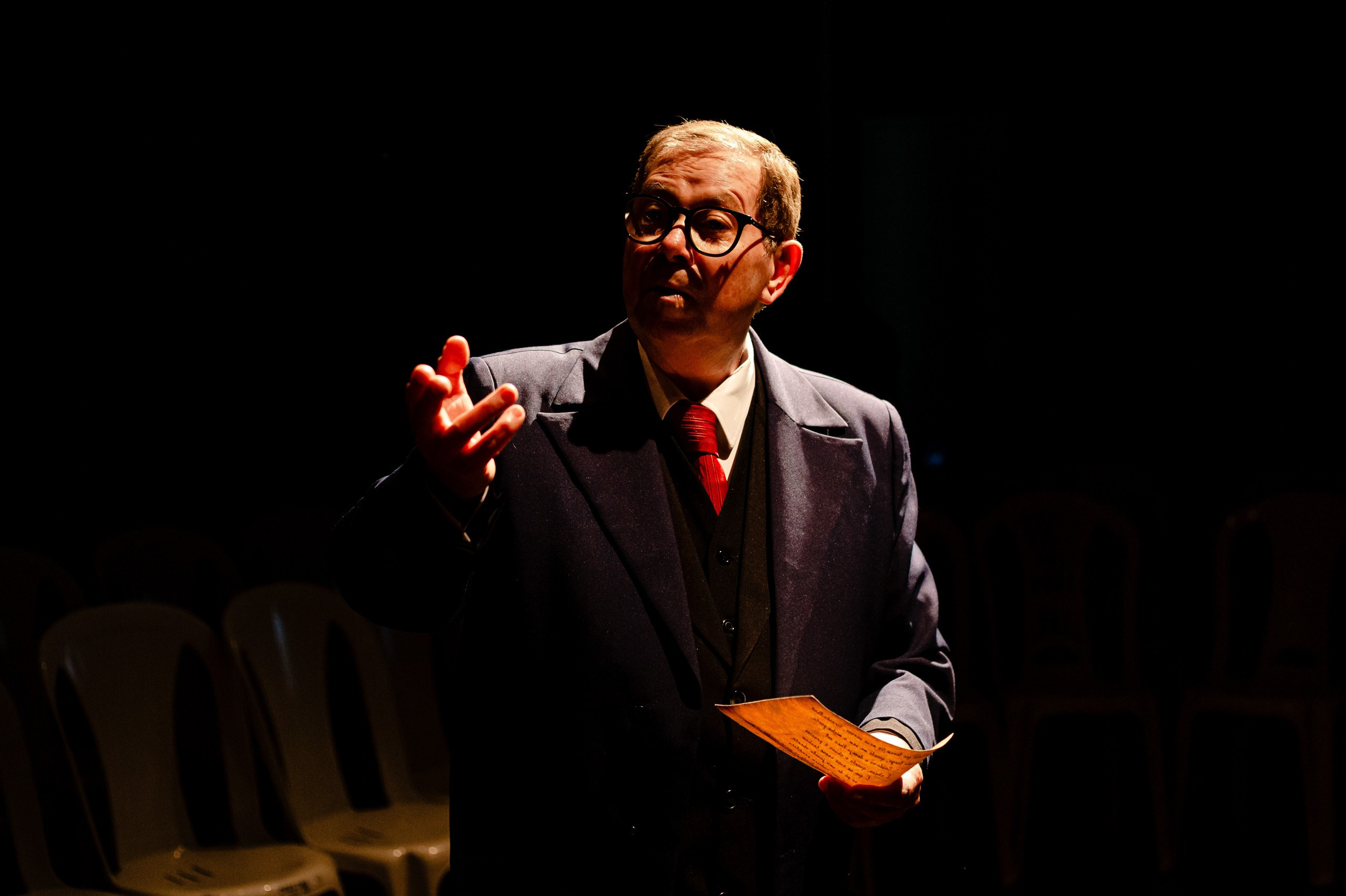 Fotografia de espetáculo teatral As Pessoas de Minha Pessoa do Valentim Schmoeler
