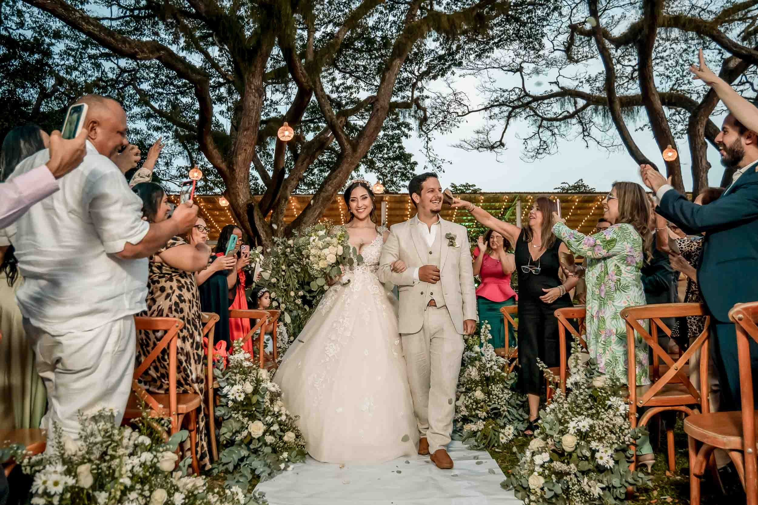 Boda en Cali. Hacienda Entre Rios - Daniela & Rodrigo. Karen Ortiz Photography / Fotógrafo profesional en Cali - Colombia