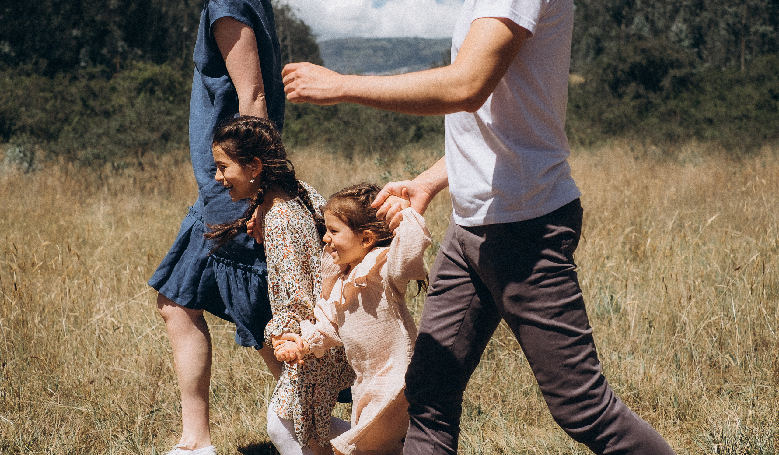 Sesión fotográfica de familia estilo lifestyle. Fotografo de familia en Quito Anastasia Eliseeva