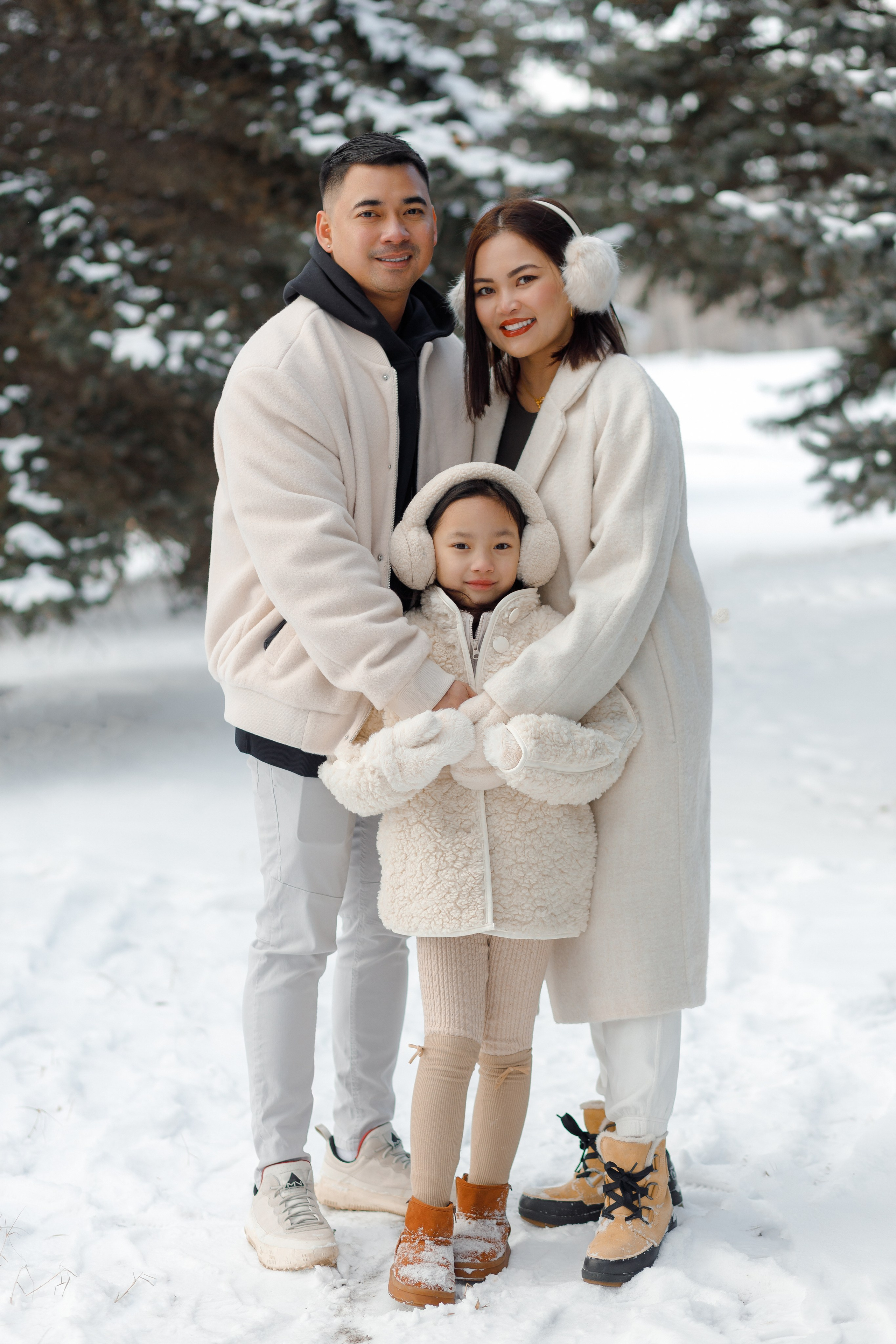 Family winter story. Photographer Elvira Hryshchenko