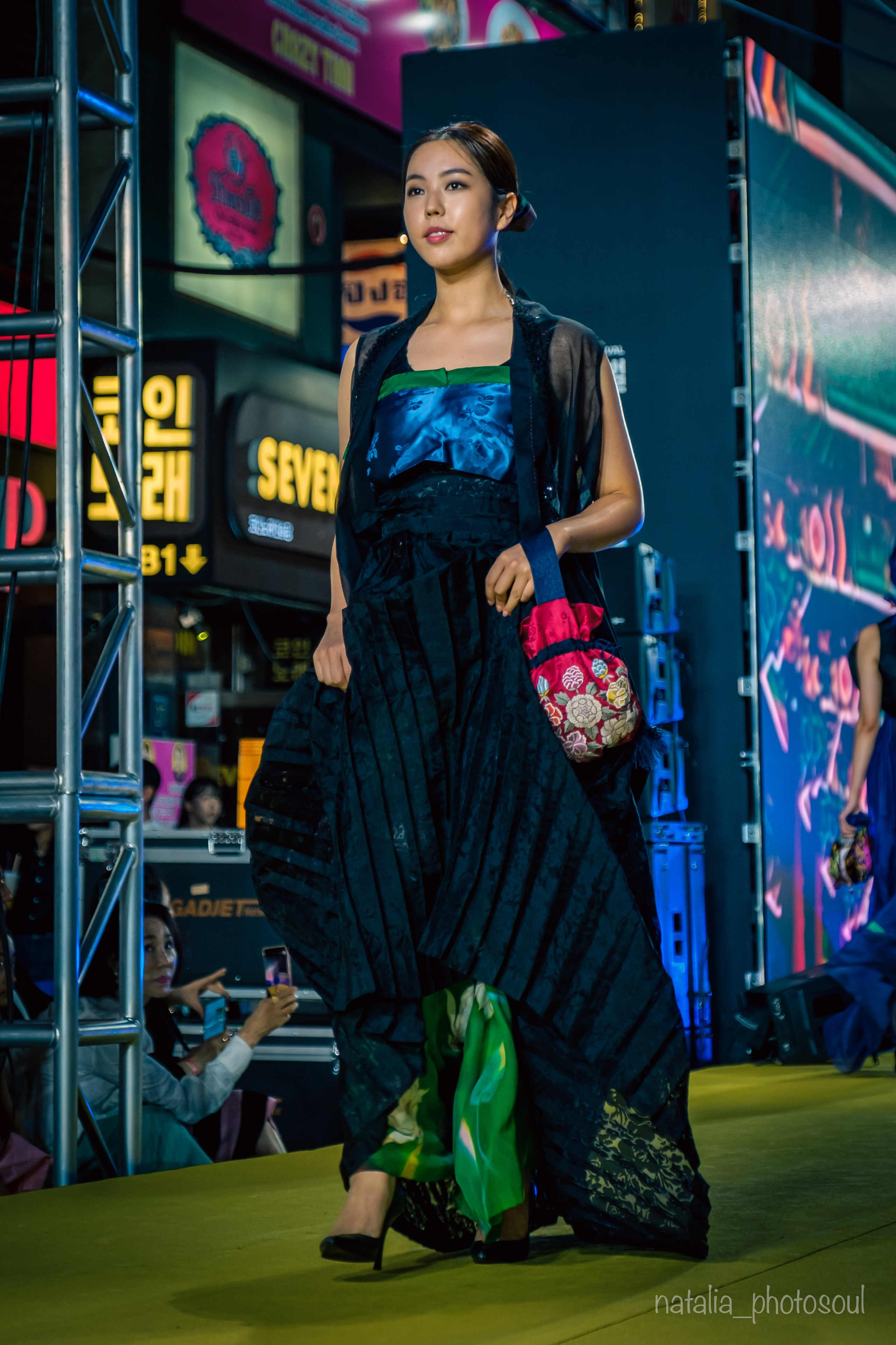 KOREAN TRADITIONAL COSTUME. Photographer in Seoul Dobrokvashina Natalya