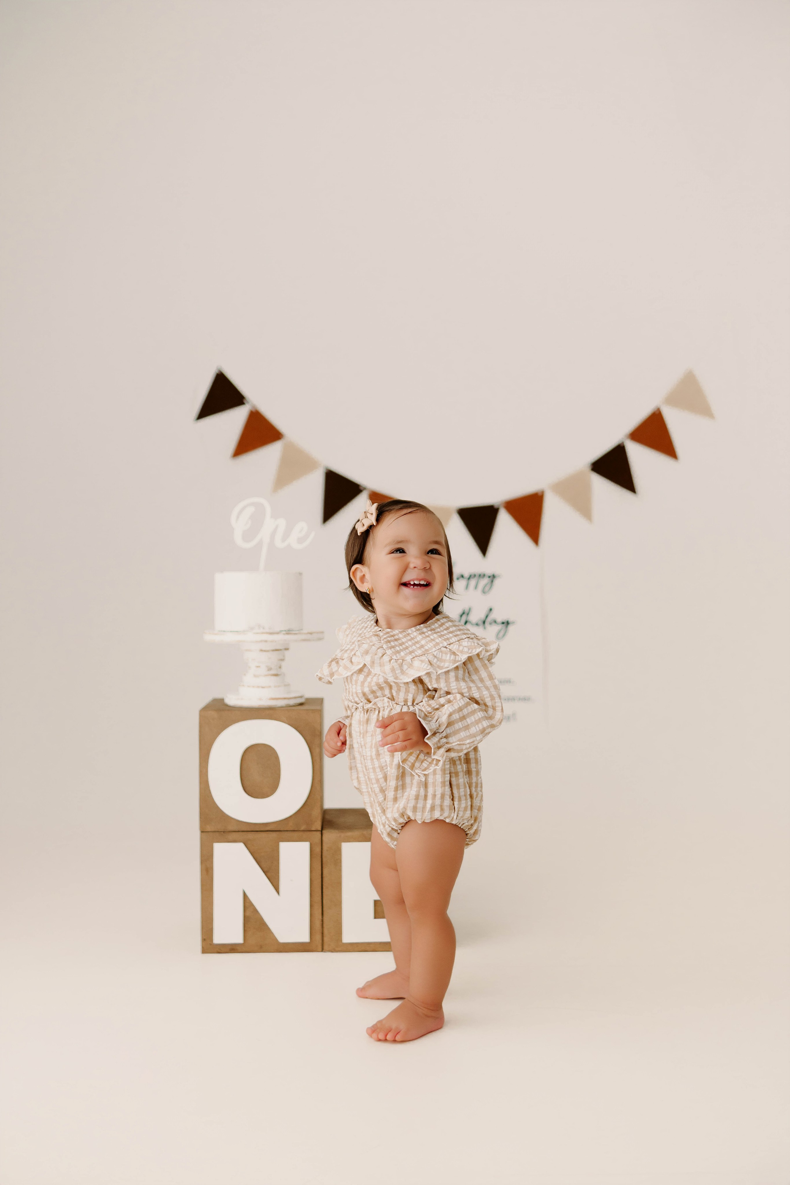 Ensaio de aniversário 1 ano de Cecília em estúdio Vitória da Conquista. Estúdio Natani Fotografia