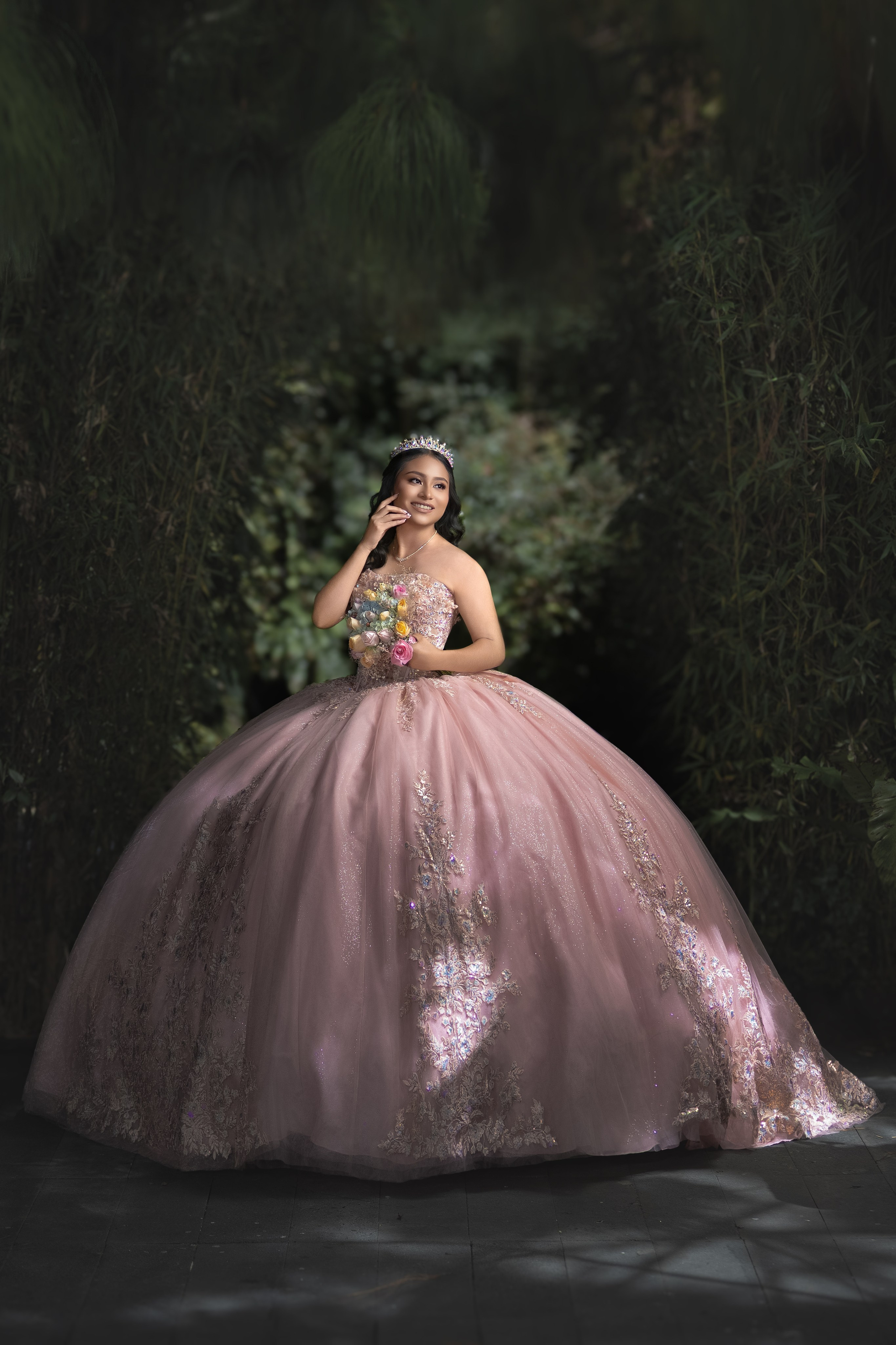 Fotógrafo de Quinceañeras en Villahermosa y Tuxtla Gutiérrez | Roger Corzo Foto. Fotógrafo de XV y BODAS en Tuxtla Gutiérrez y Villahermosa | ROGER CORZO | 360 PRODUCCIONES