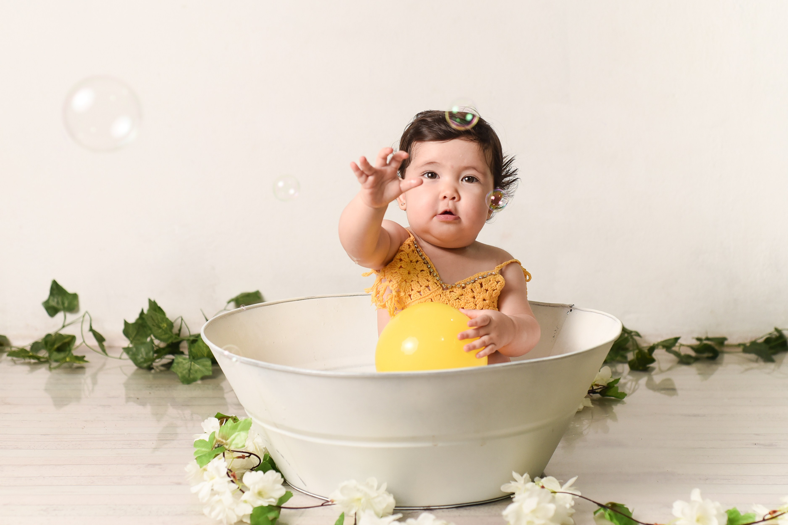 Sesión 1er añito de Juli. Temática: Abejita de Plim Plim +  Mini Sesión Navideña. Fotografo de casamiento en misiones y fotógrafo de familia  Posadas