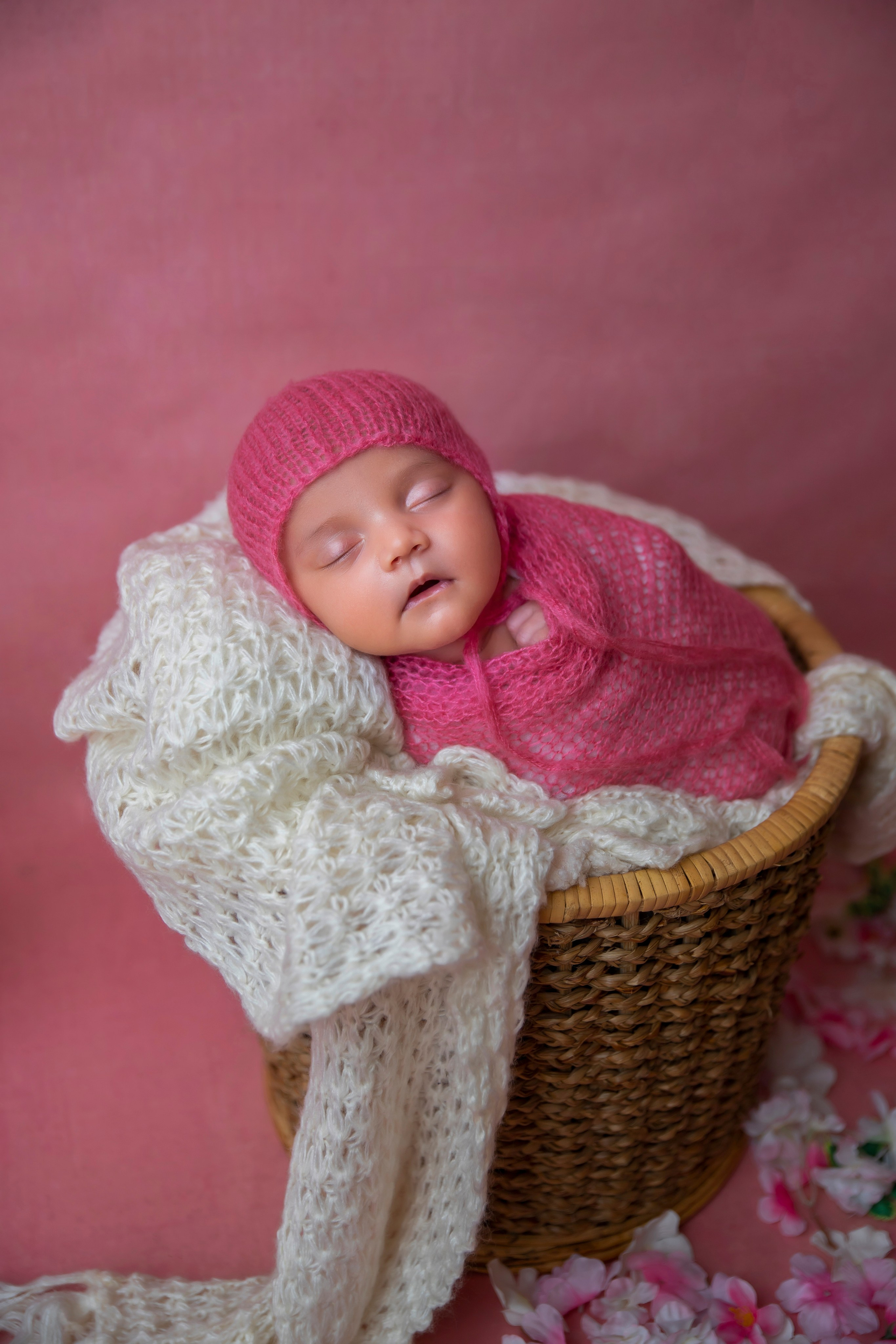 Newborns. Lifestyle and Family Photographer Faryal Saeed
