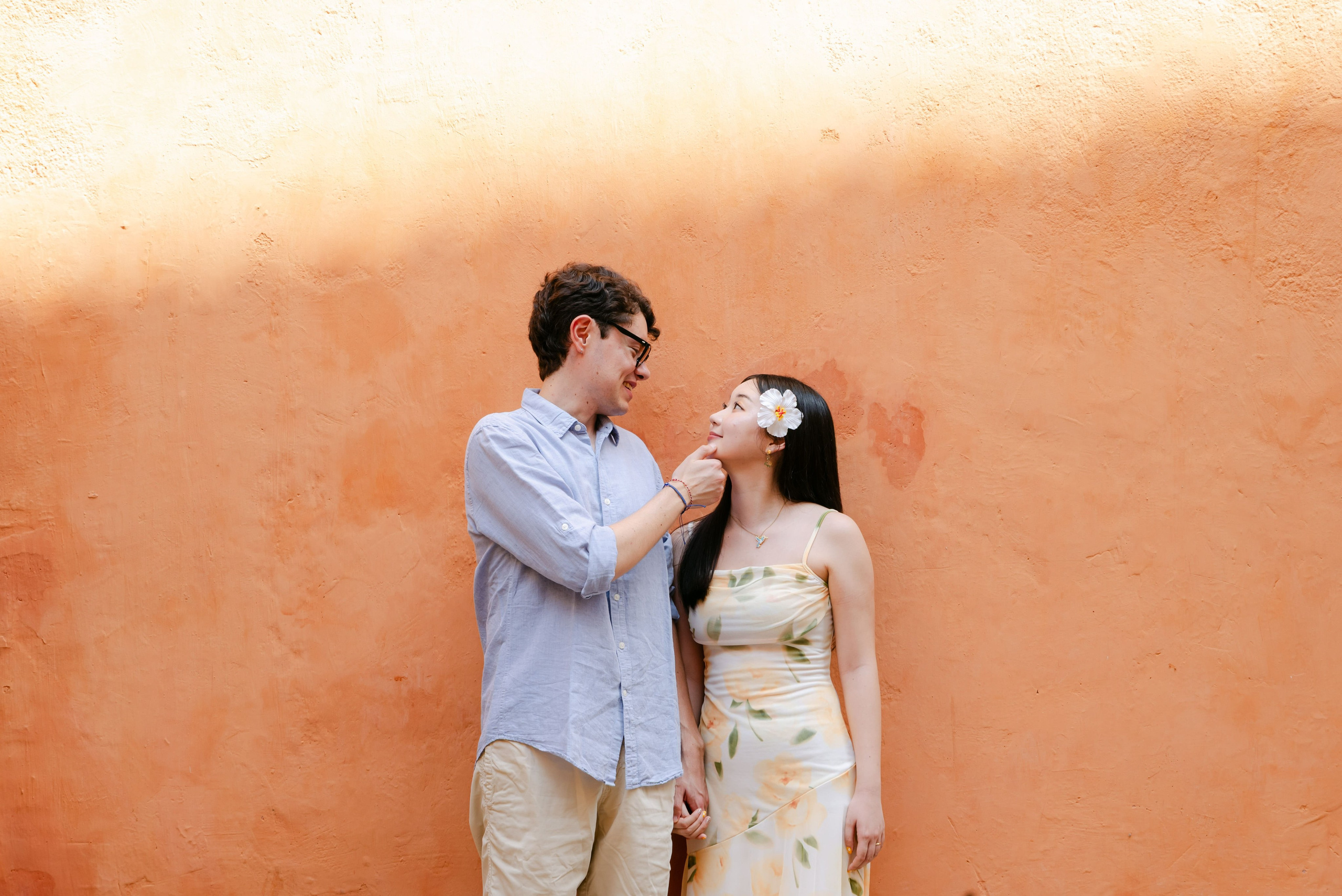 Preboda destino en Cartagena | Sesión romántica Colombia – Japón. Fotógrafos de bodas en Barranquilla, Cartagena y Santa Marta | BanderArt
