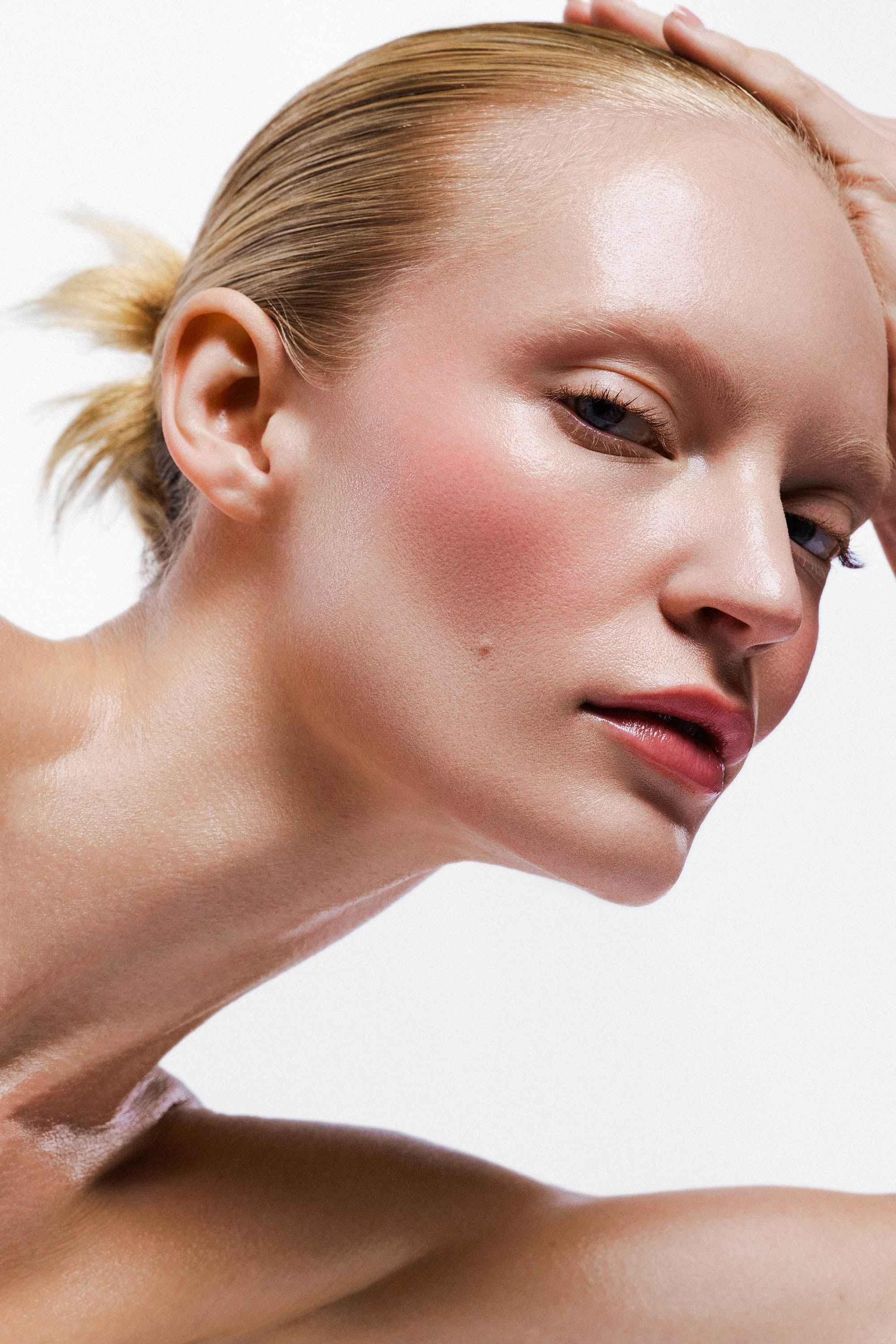 Beauty, Fashion and Editorial Retoucher