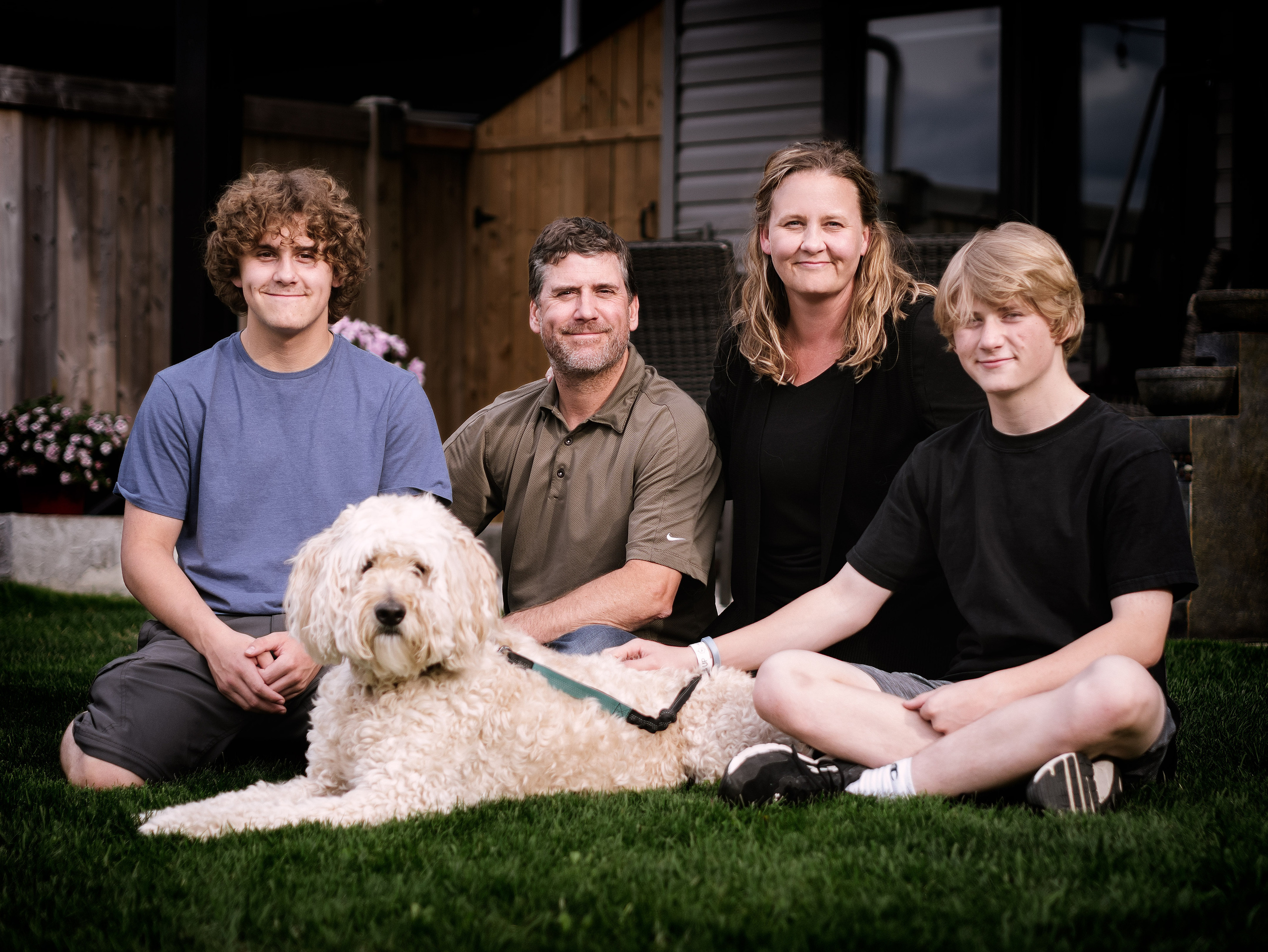 Outdoor Family Portrait Session Edmonton | Dimitri Studio