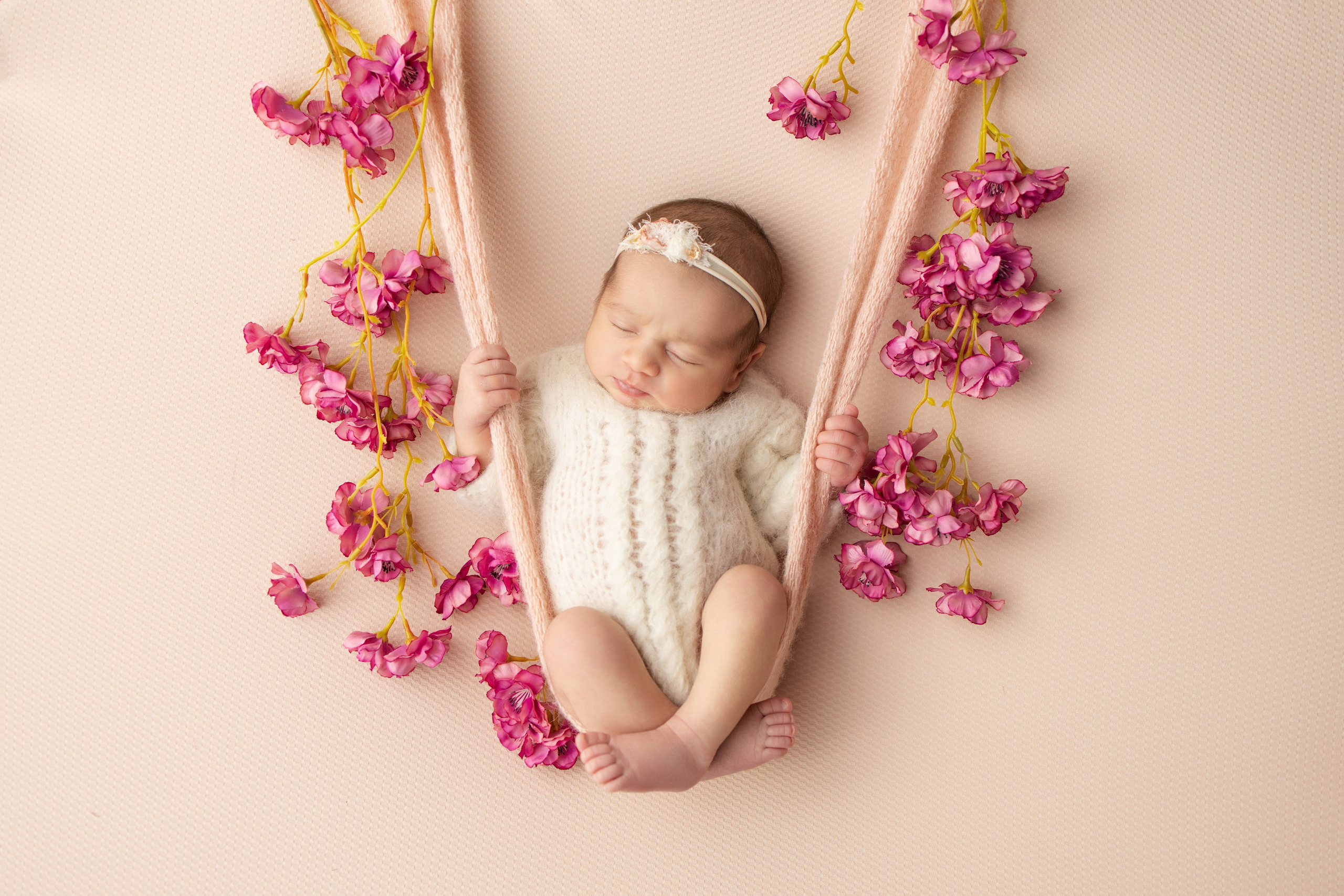 Ensaio Newborn Menina. Kelen Wehr Fotografia | Fotógrafa em São José dos Campos