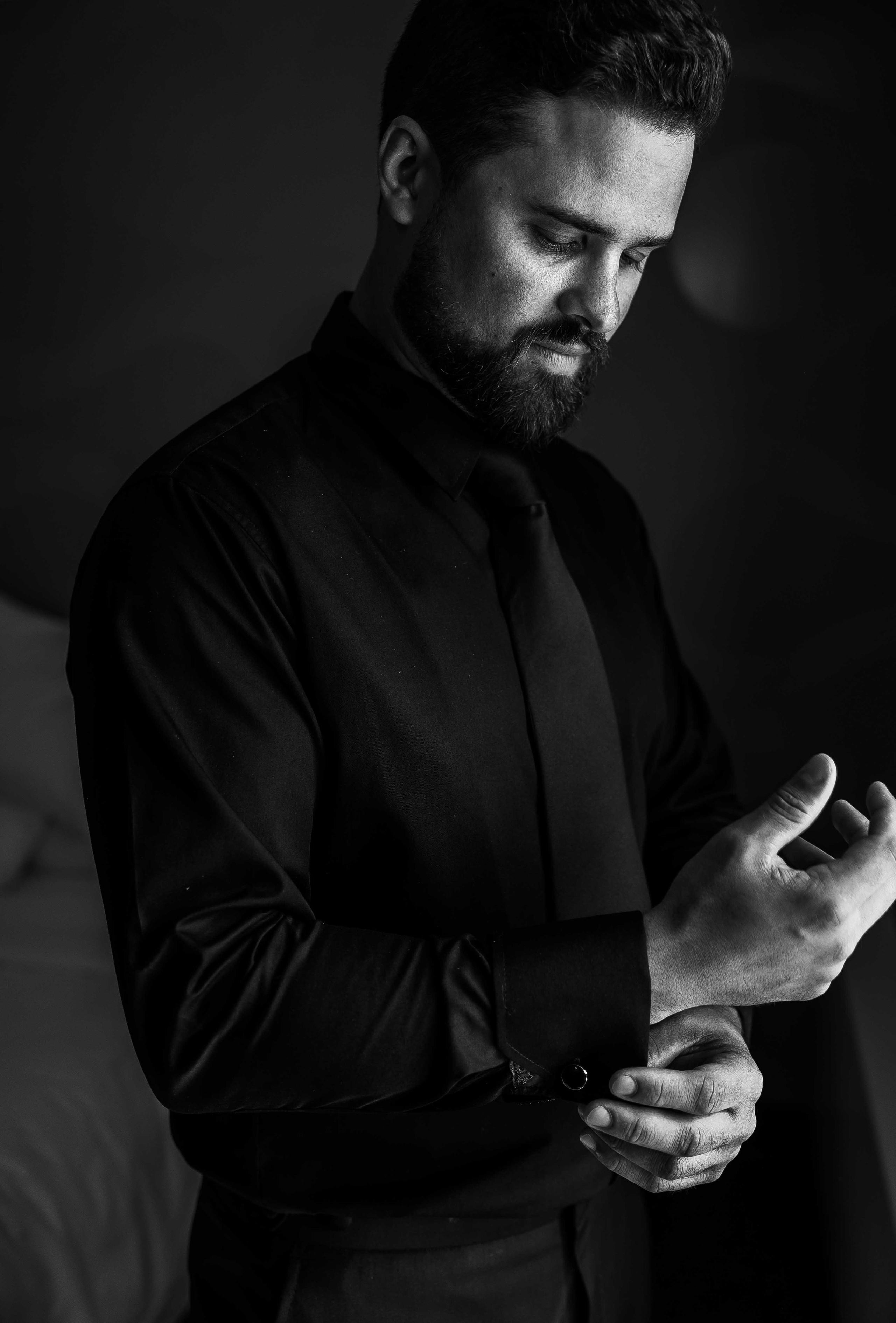 Khrystyna & Zachary (Winnipeg Art Gallery). Wedding Photographer in Winnipeg — Cinematic & Timeless by Vitiuk Photography