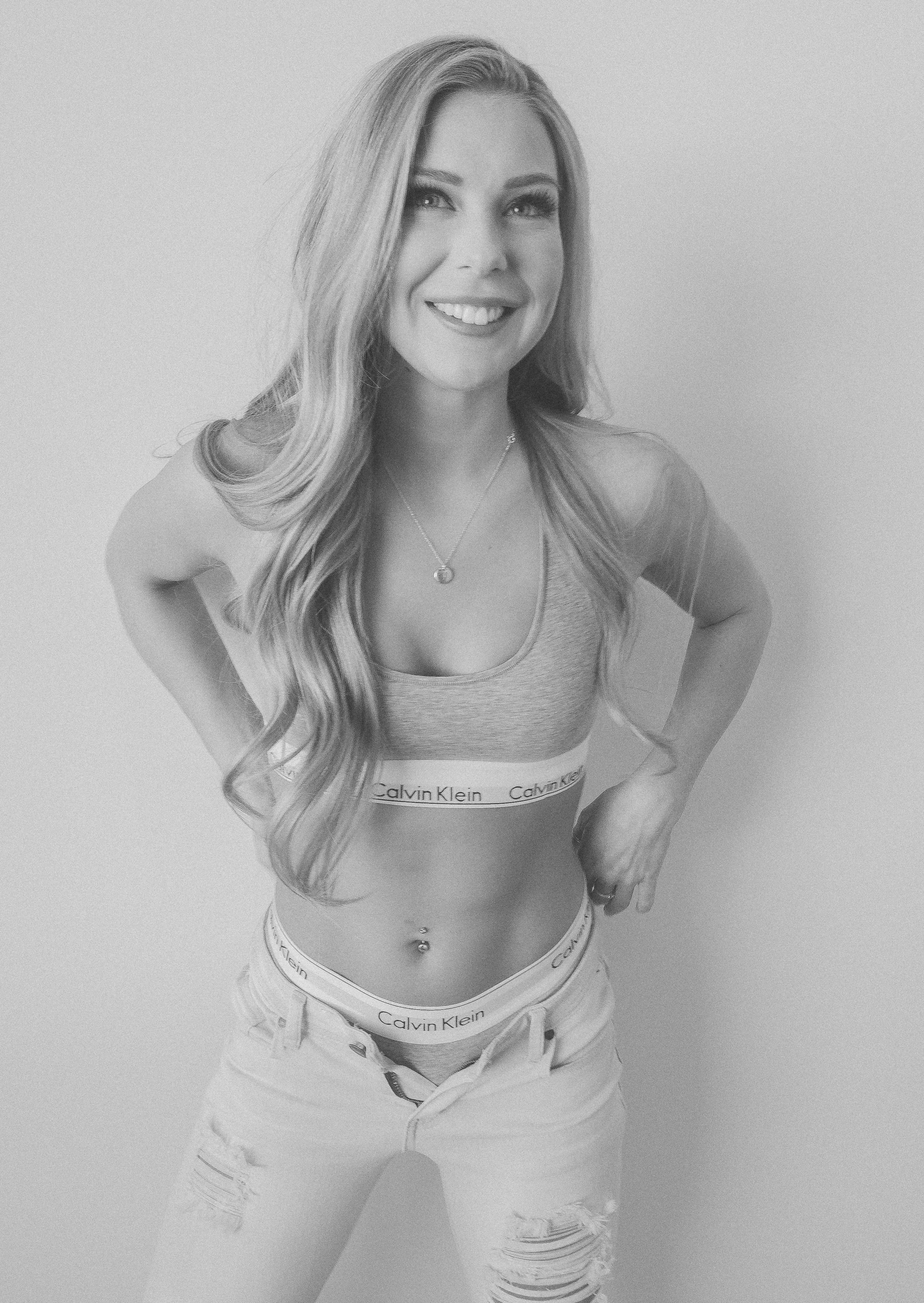 NICOLE. PORTRAIT AND LIFESTYLE PHOTOGRAPHER