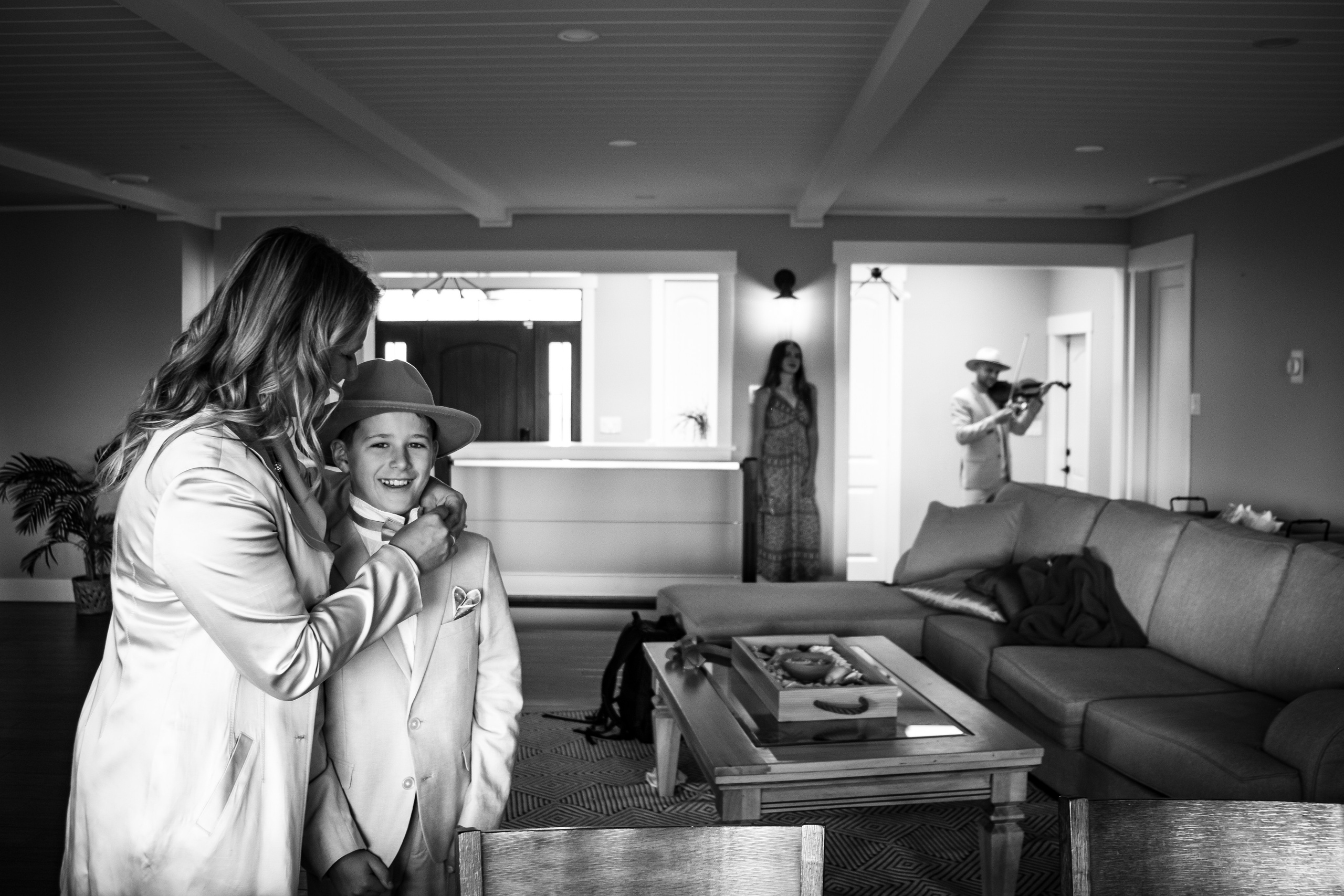 Wedding Photographer in Courtenay, BC | Cinematic Wedding Photography. Courtenay, BC Photographer | Comox Valley | artparadoXsnapforge