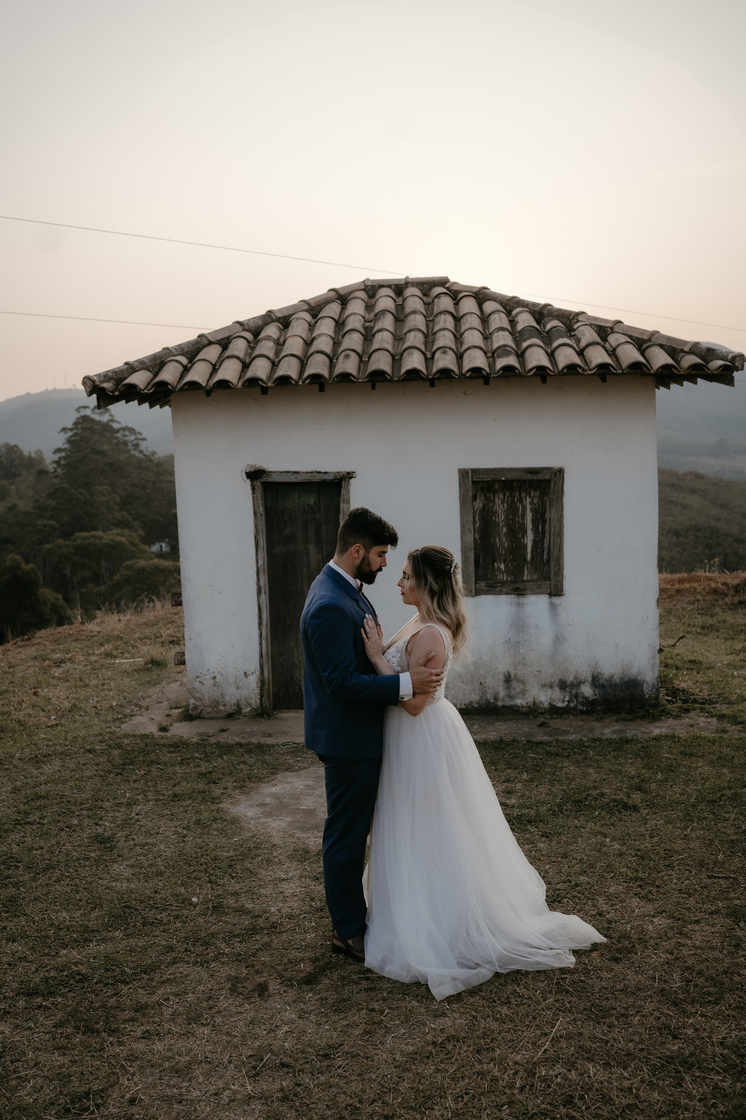 Ensaio pós-casamento Belo Horizonte, trash the dress bh, fotos casal naturais, ensaio leve casal | Fotos leves e sensíveis. Edu e Josi Fotografia de Casamento em Belo Horizonte | Fotografia documental de casamento