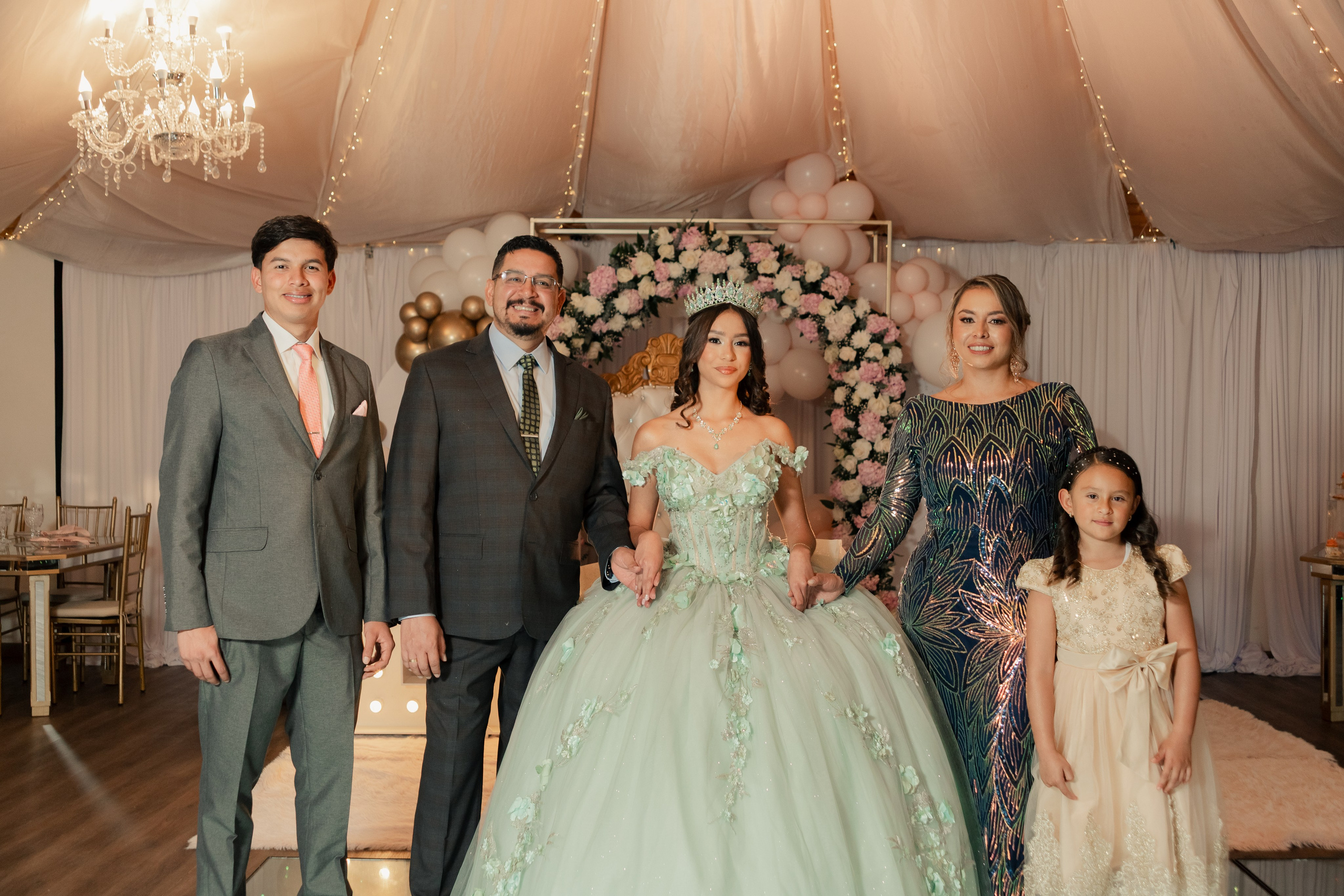 XV LAURA. FOCALMAGIC