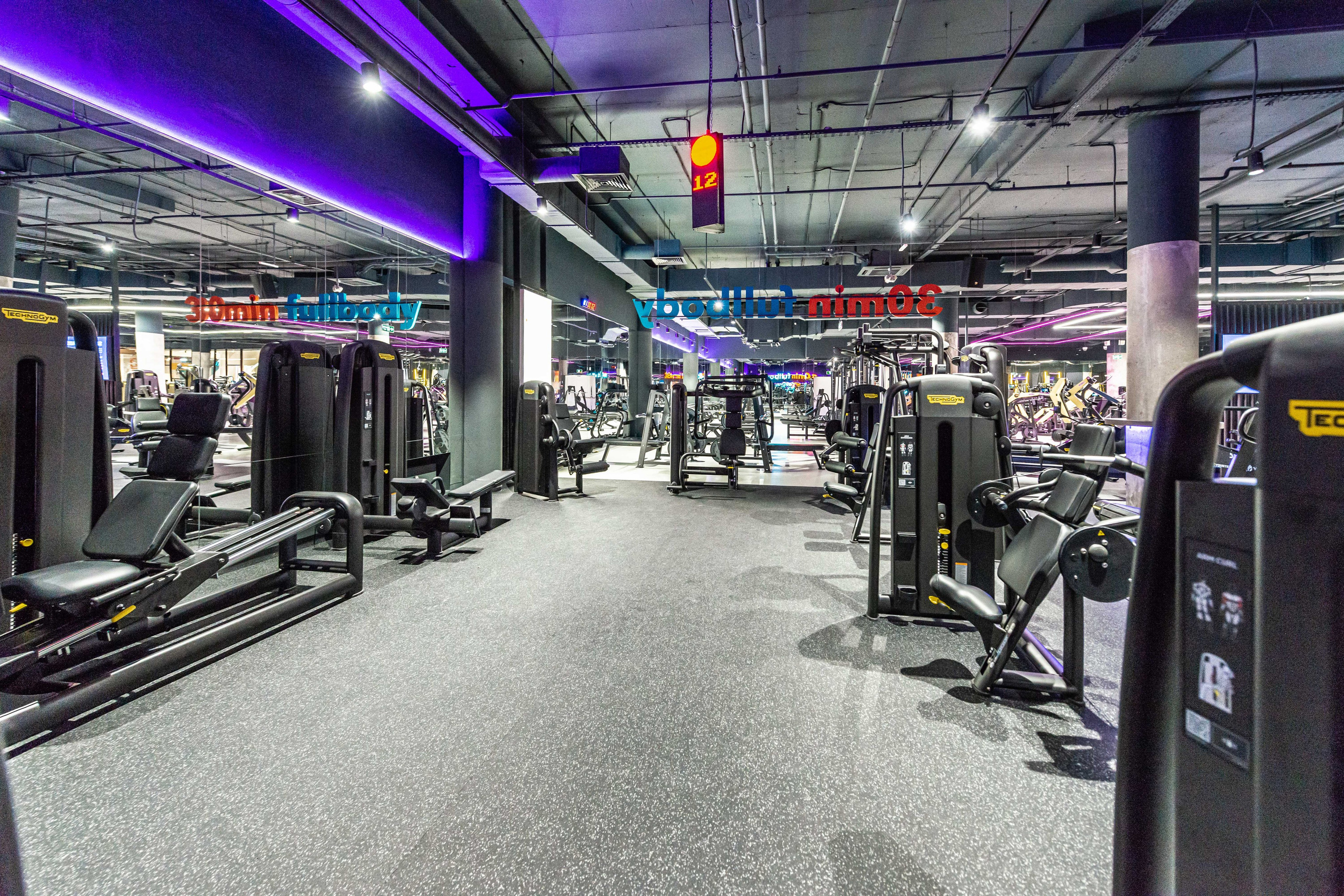 DDX Fitness в Место встречи Киргизия. PHOTOGRAPHER QUINTANA ROO