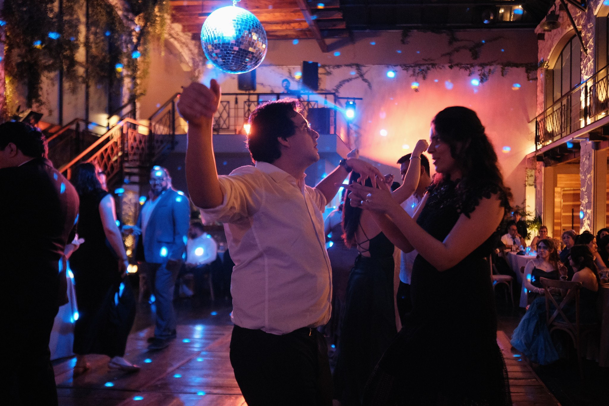 Miranda y David: Boda civil en restaurante Casablanca. Fotógrafo de bodas