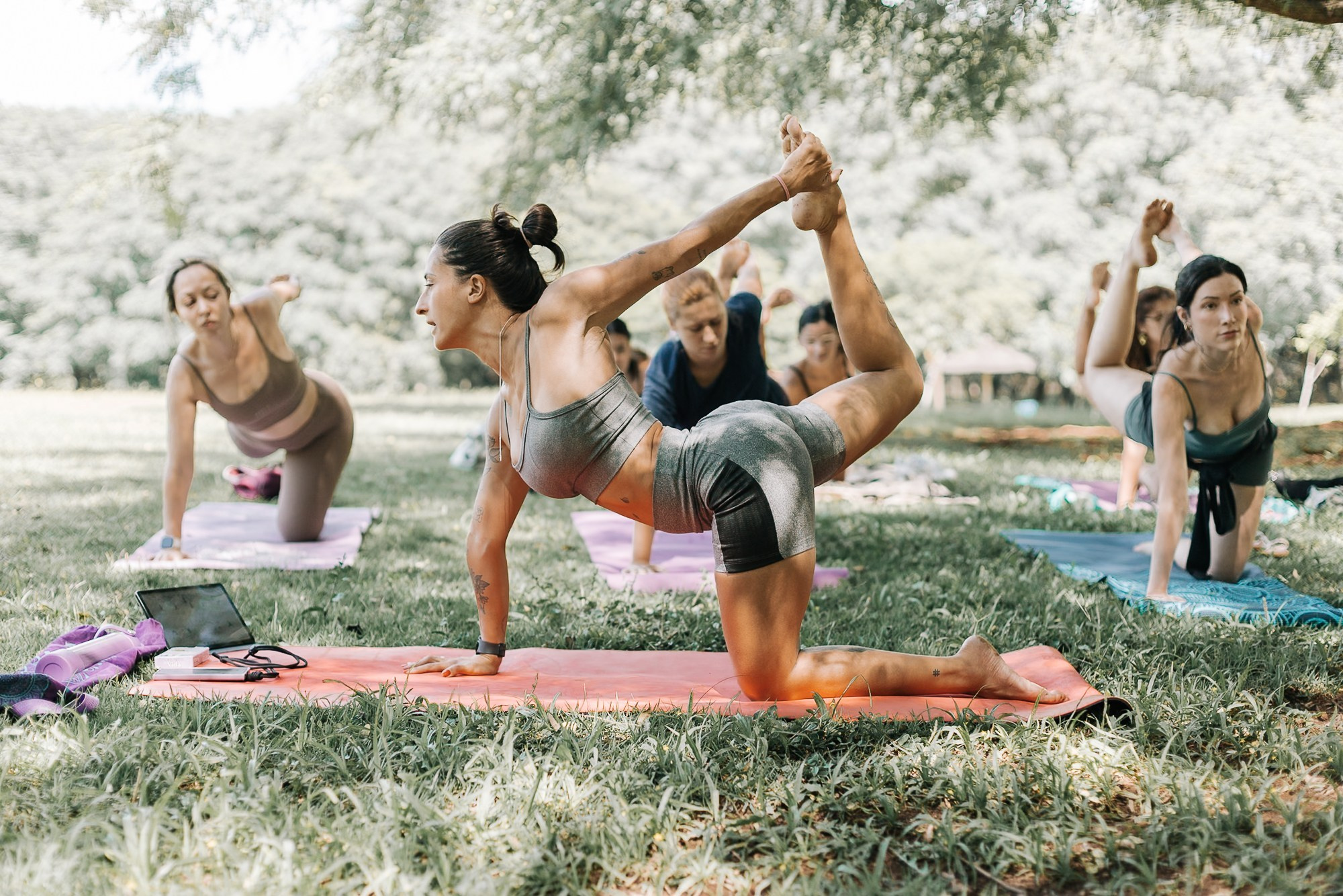 Yoga no Parque da Juventude — São Paulo /SP. Mareh Audiovisual