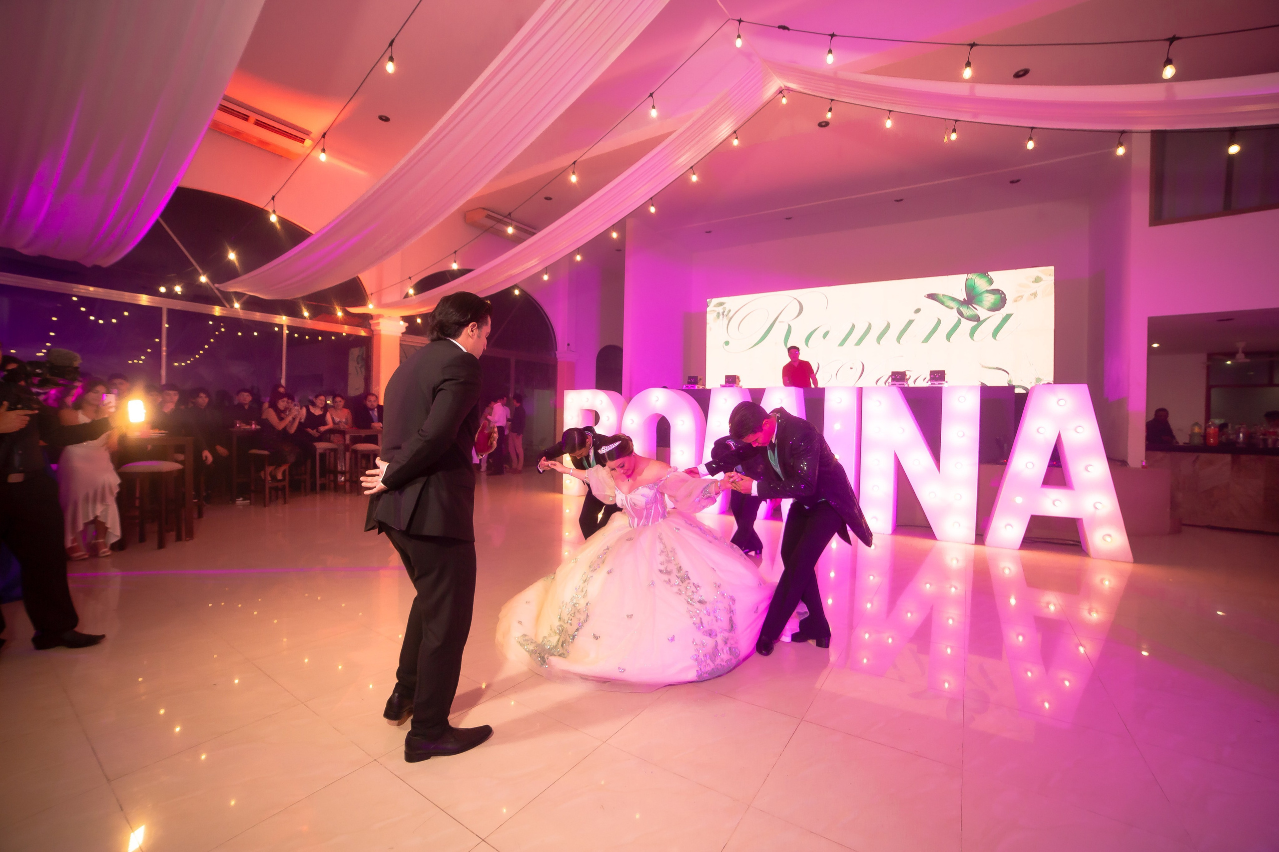 XV AÑOS ROMINA. Simón Enríquez Studio