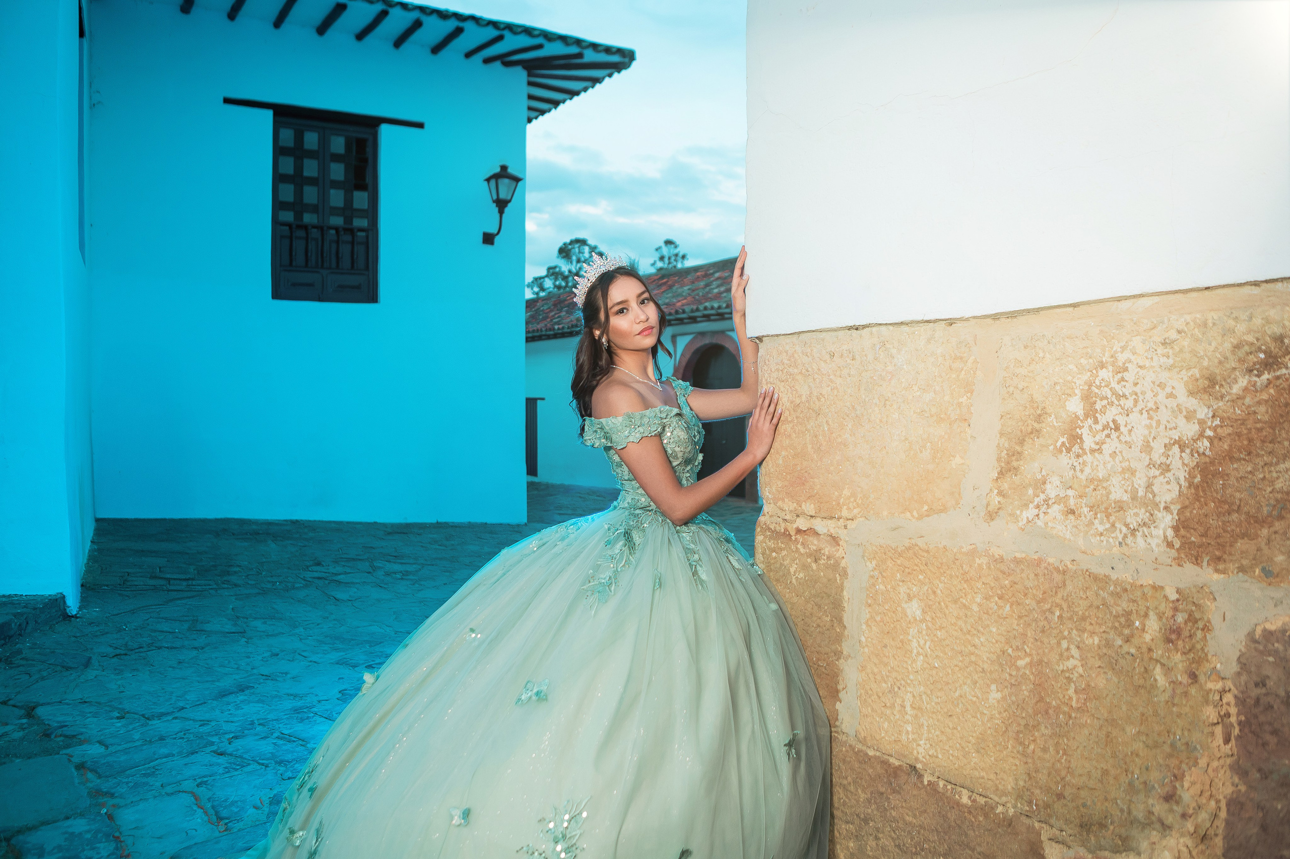 XV LAURA. FOCALMAGIC