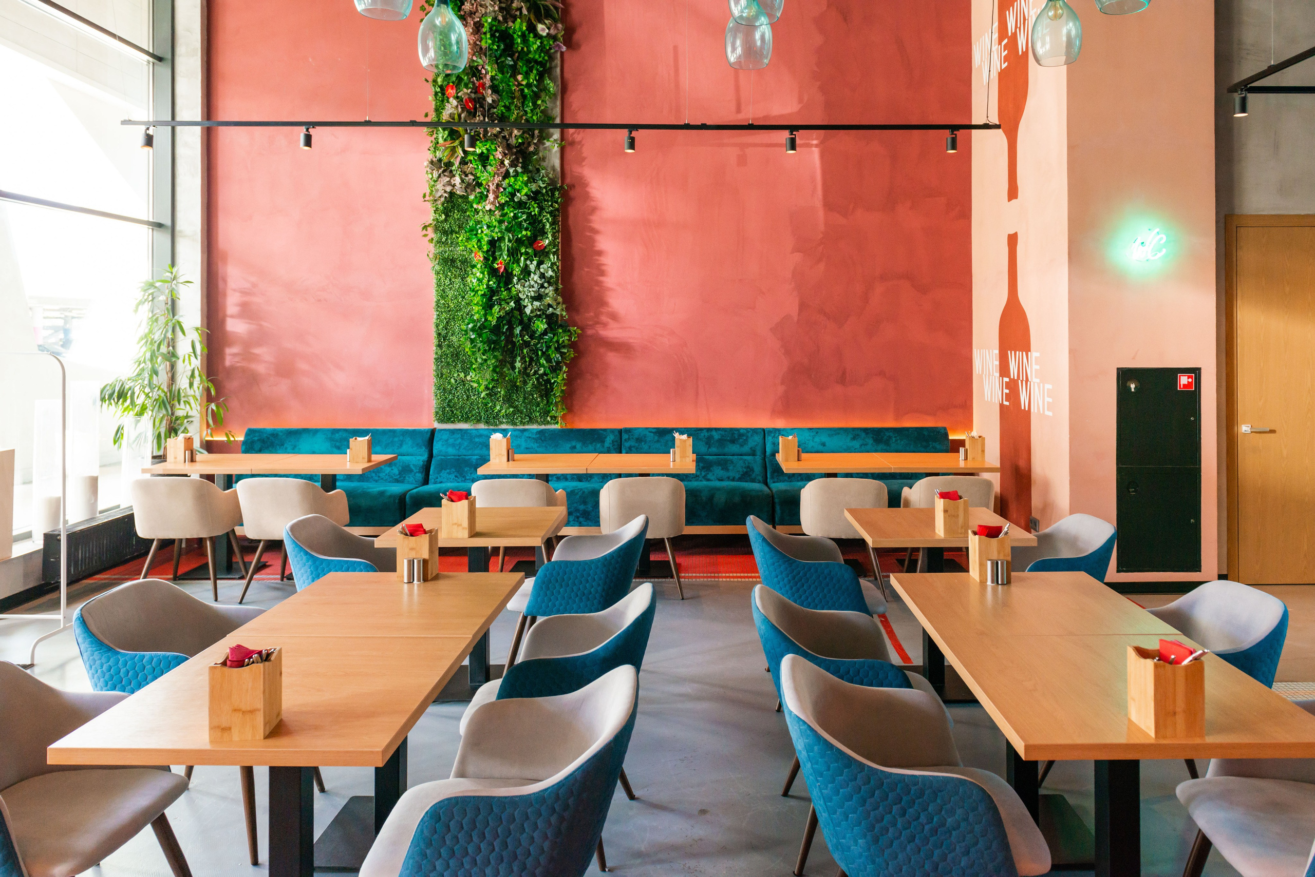 Cafes and Restaurants. PHOTOGRAPHER QUINTANA ROO