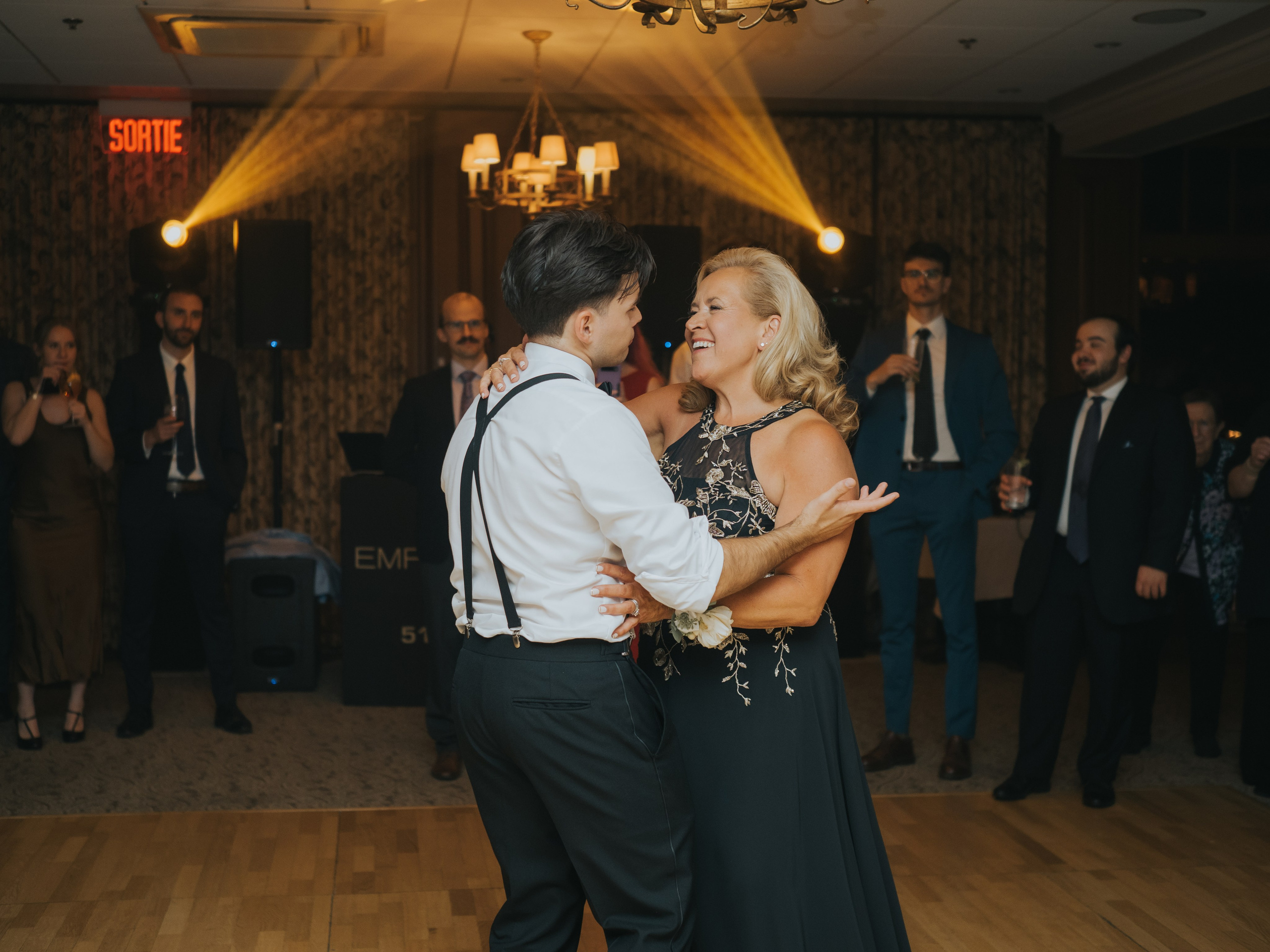 Wedding of Cassandra and Loïc in Beaconsfield, Montreal. Montreal Wedding Photographer — Muriel Oe Photo