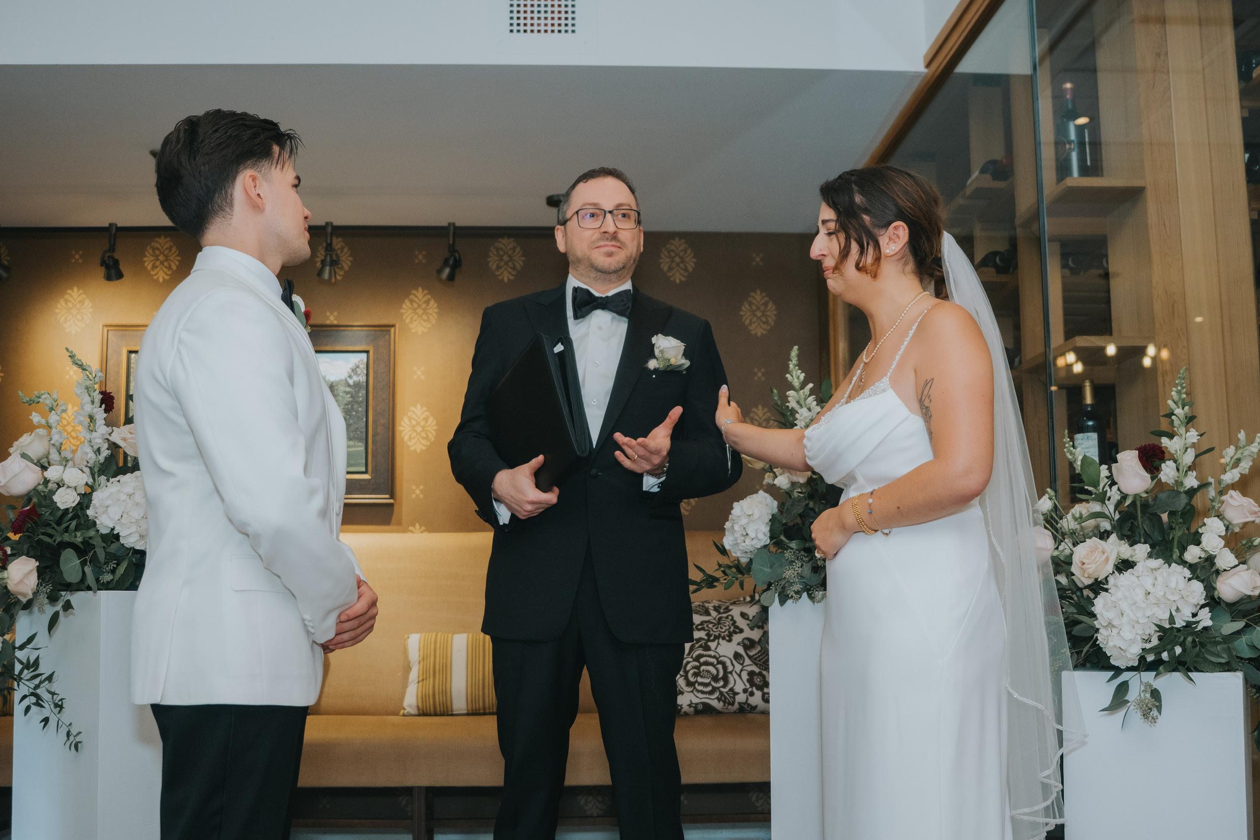 Wedding of Cassandra and Loïc in Beaconsfield, Montreal. Montreal Wedding Photographer — Muriel Oe Photo