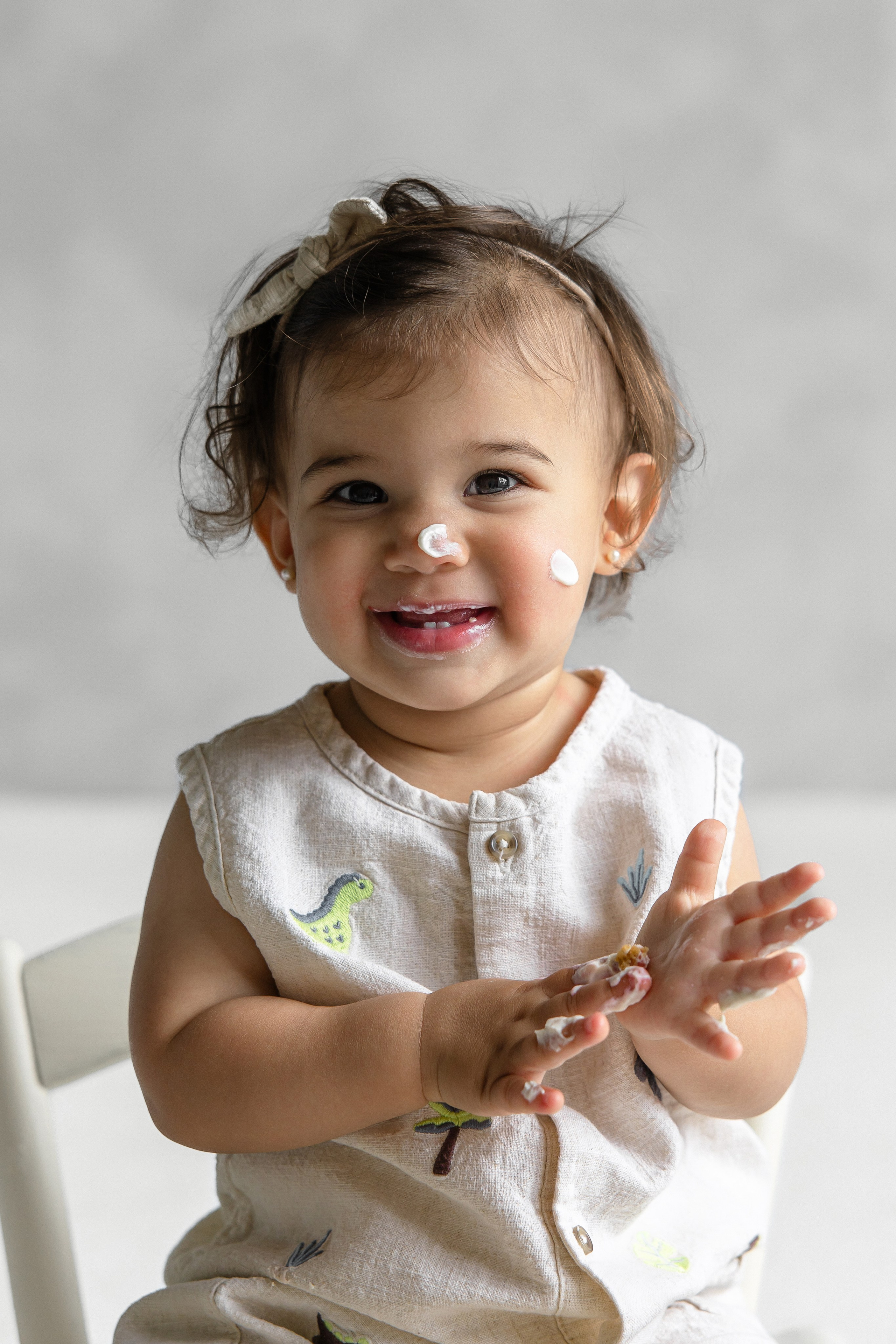 Baby Cake Smash Photographer in Toronto. Iana Banana | Toronto Maternity, Newborn & Family Photographer