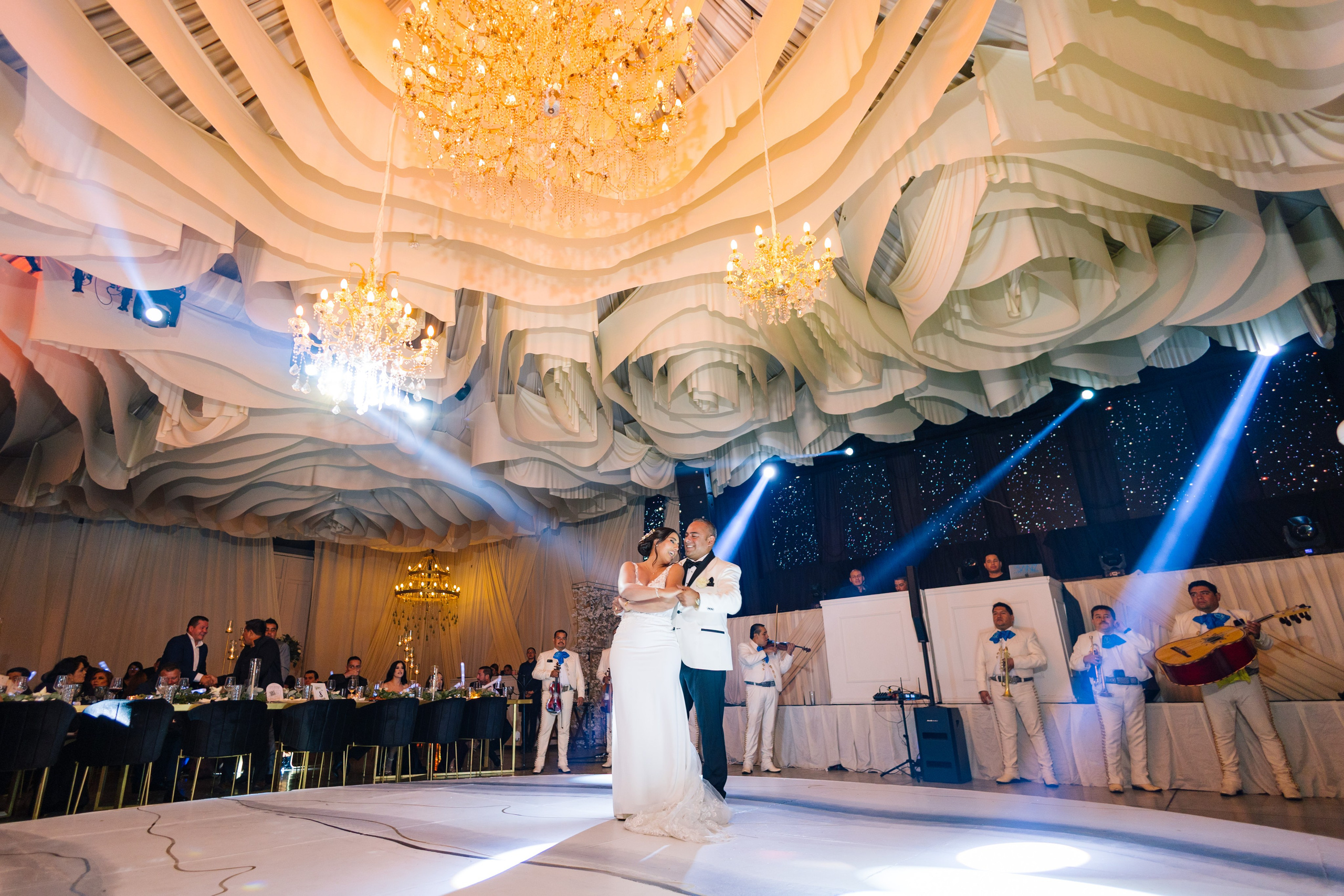 Alejandra y Salvador. Wedding Photographer Ruth Preciado