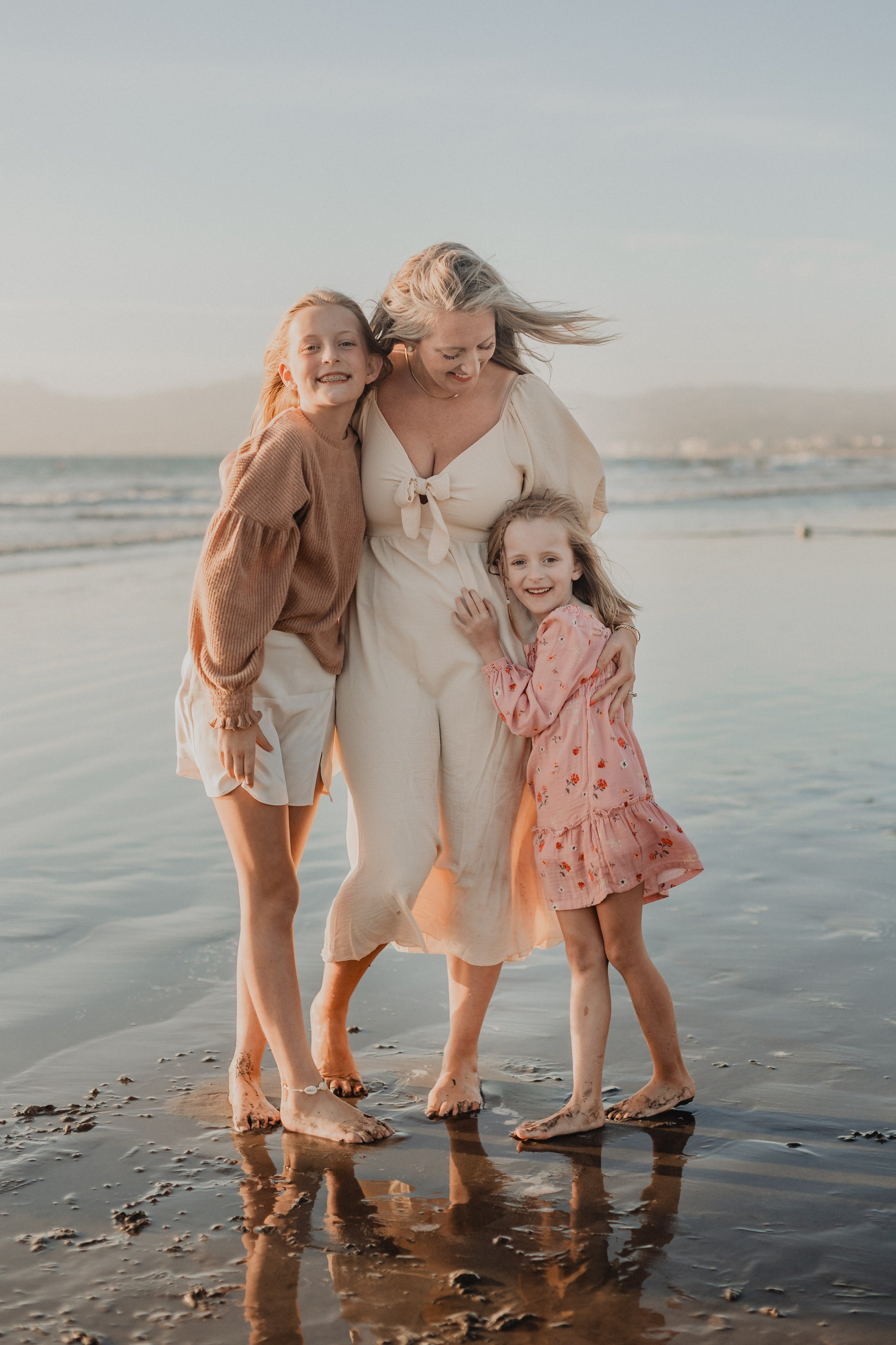 Laughter, Sand, and Sea: A Family Session in Nuevo Vallarta. Fotógrafo de Bodas en Puerto Vallarta y Riviera Nayarit | VL photo & film