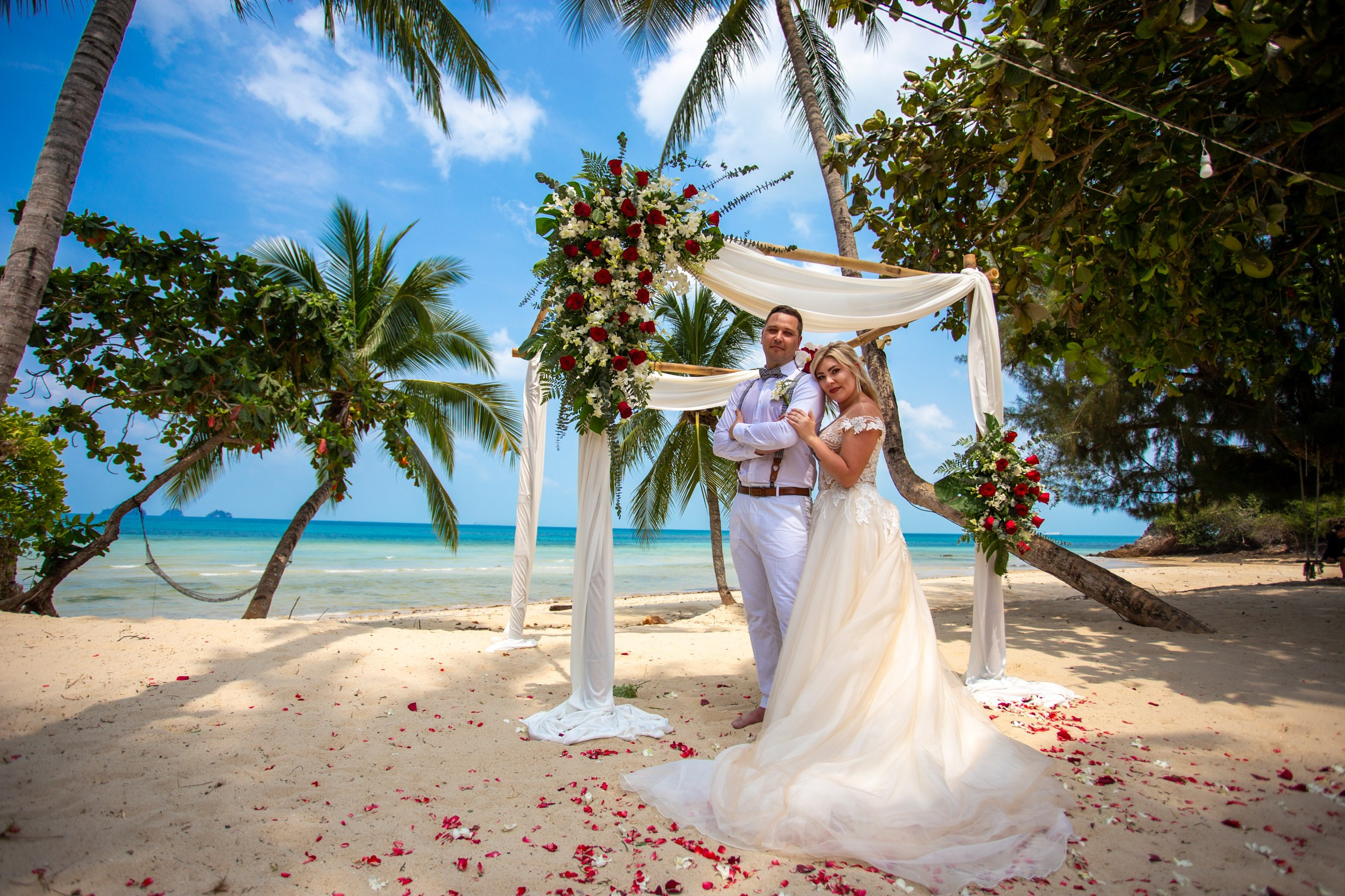 Wedding on the Beach in Koh Samui, Thailand | Tropical Destination Wedding