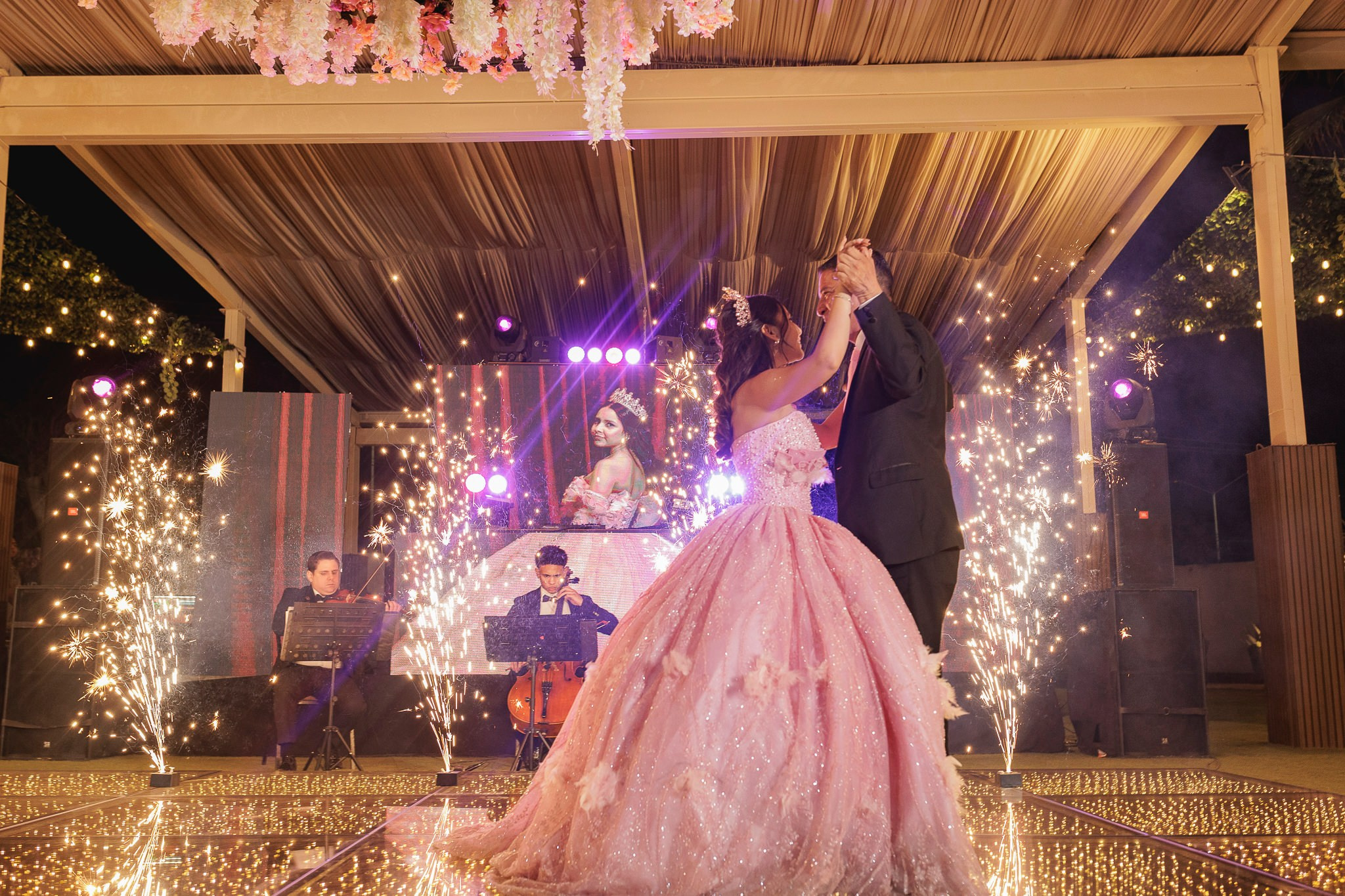 María Regina XV — Una noche escrita en sueños. Lg Fotografia