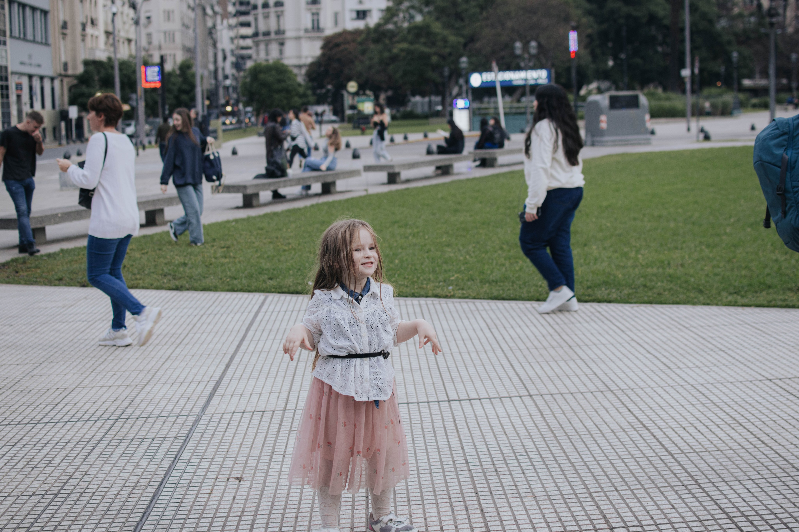 Photographer’s fam. Photographer @elmirkami in the city of Buenos Aires
