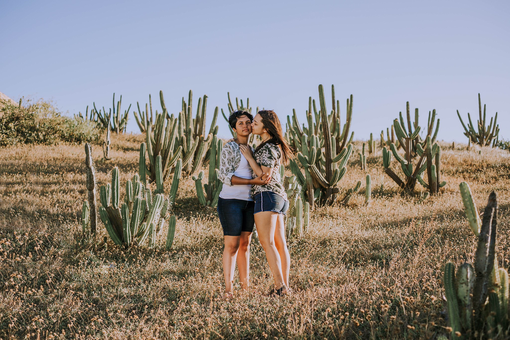 Ensaio de casal Isabelly e Vitória. R&S Fotografia e Filme fotografamos e filmamos casamentos, ensaios diversos, eventos em geral e hotelaria