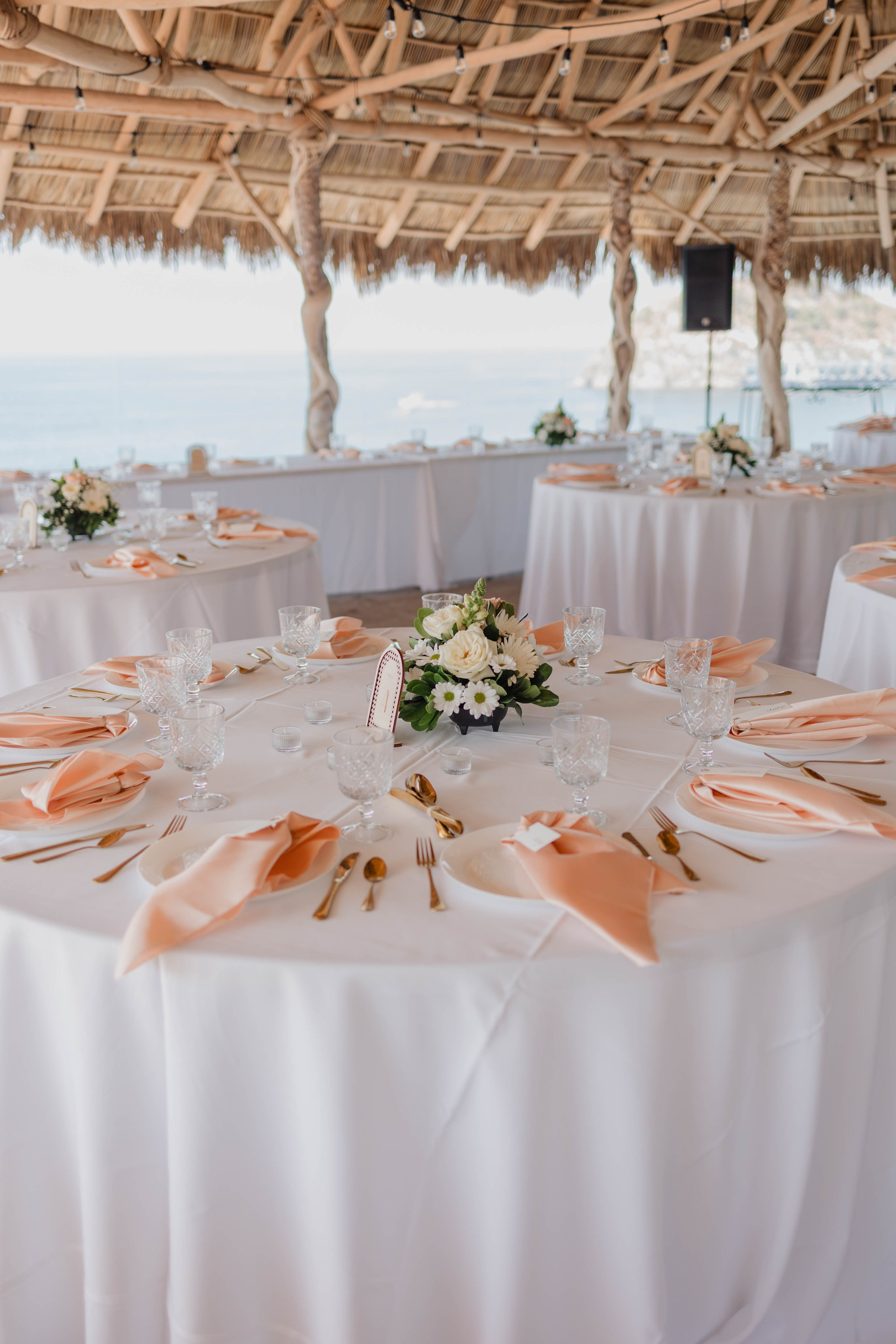 A Wedding at Casa Azul Profundo: Timeless Vows in Puerto Vallarta. Fotógrafo de Bodas en Puerto Vallarta y Riviera Nayarit | VL photo & film