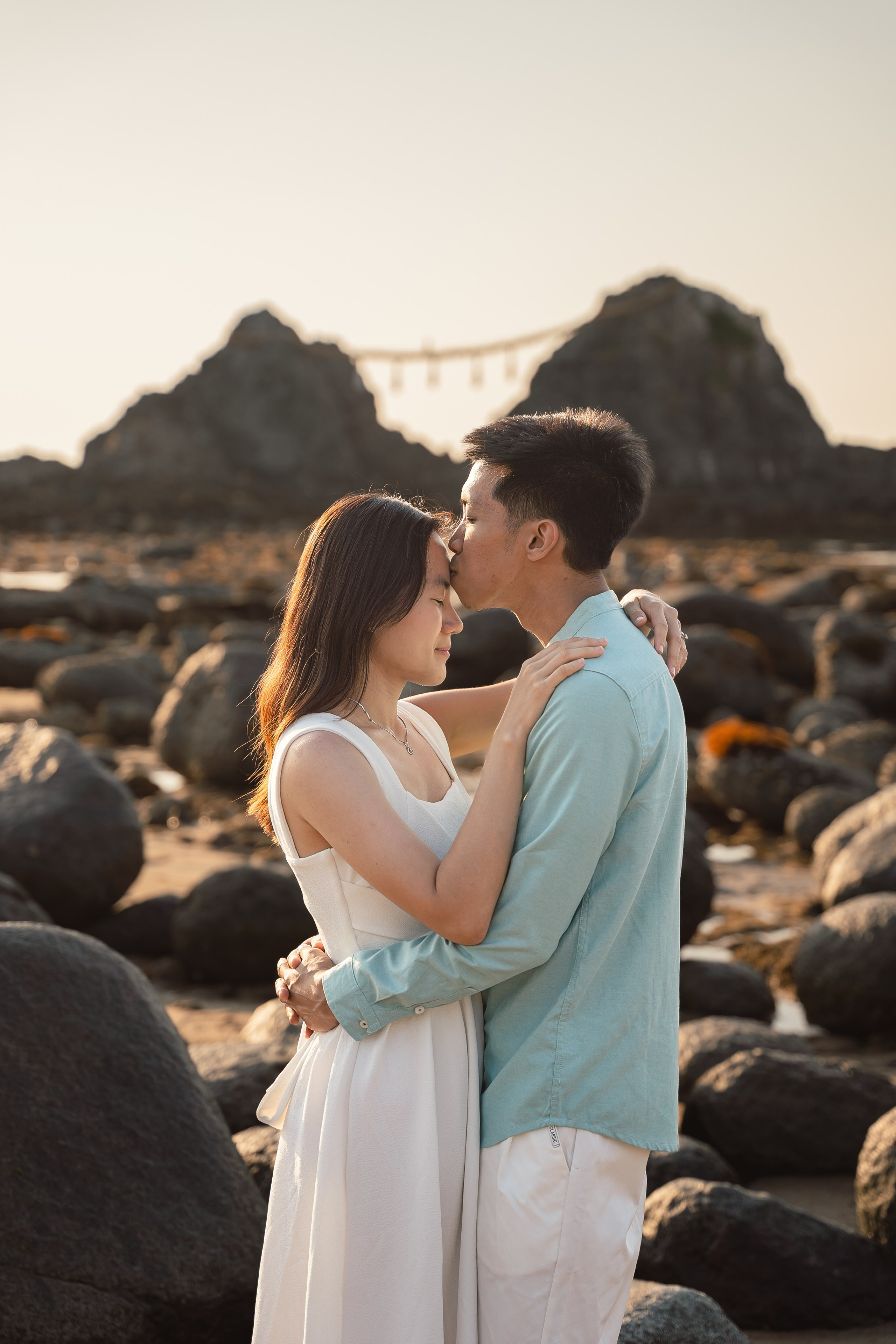 Fukuoka Couple Photoshoot: Roses, Totoro Forest & Sunset Love Story