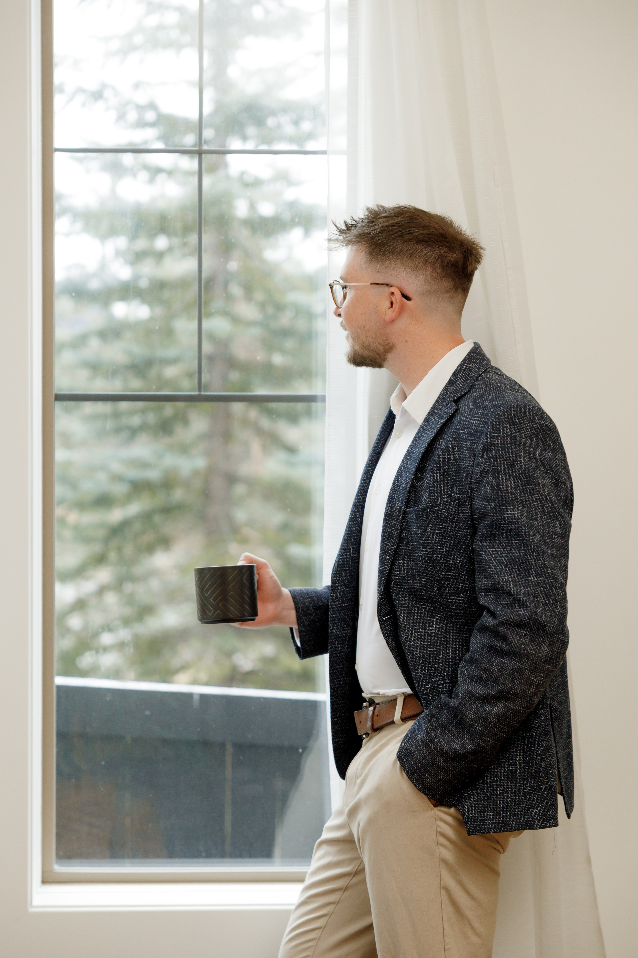 Real Estate Agent. Photographer Elvira Hryshchenko