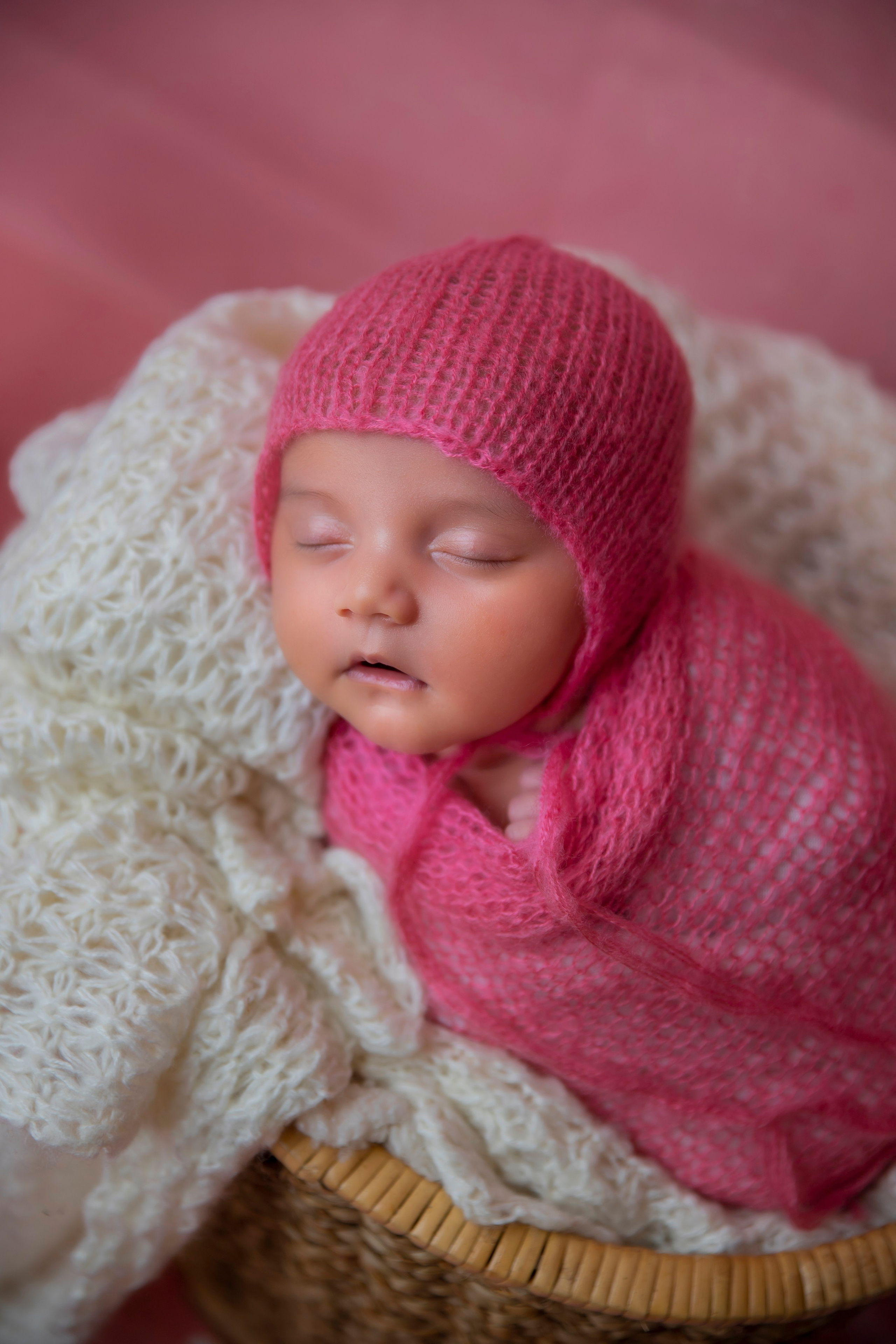 Newborns. Lifestyle and Family Photographer Faryal Saeed