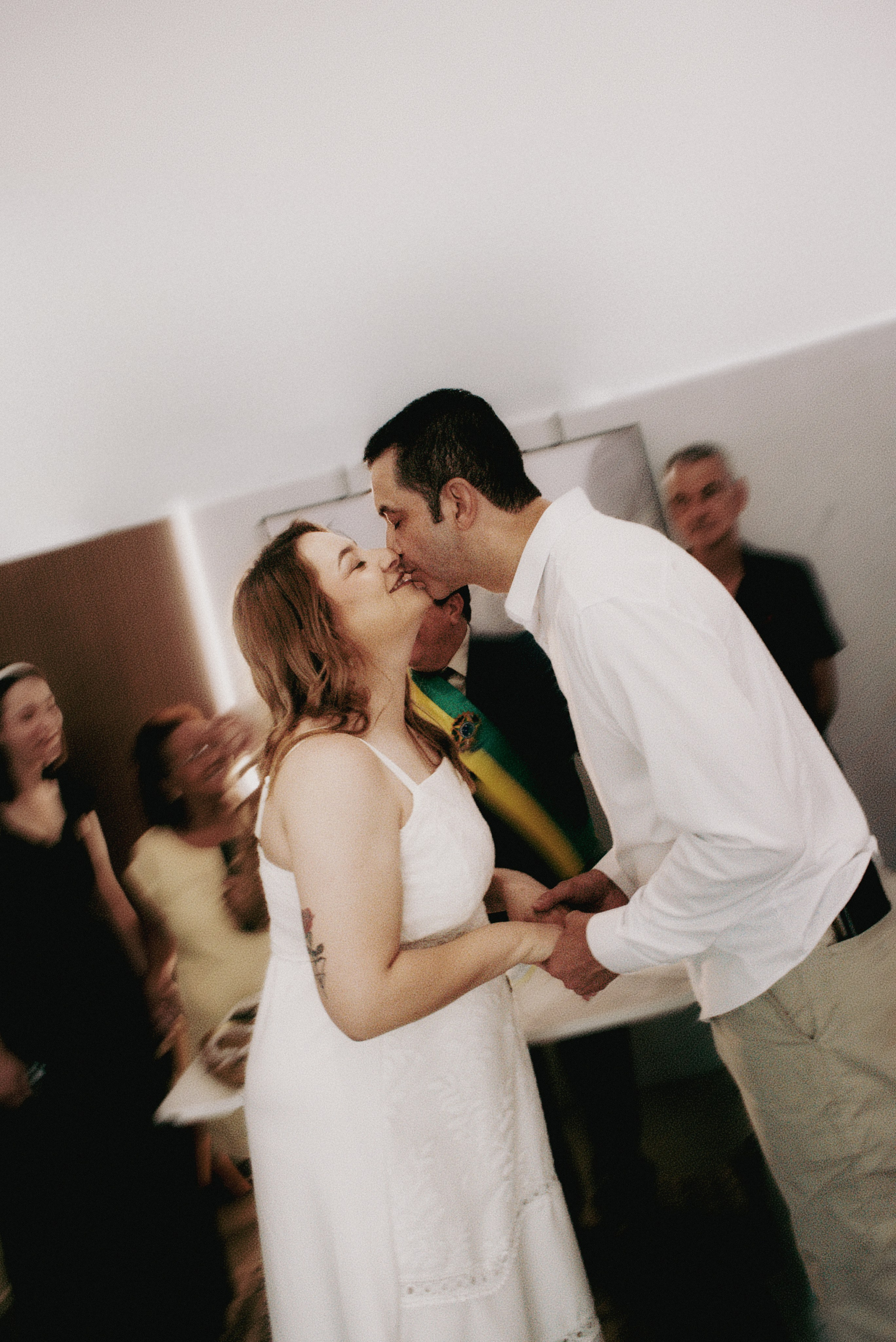 David & Angélica — Gestos de permanência | Casamento civil. Tiago Severo | Fotografia