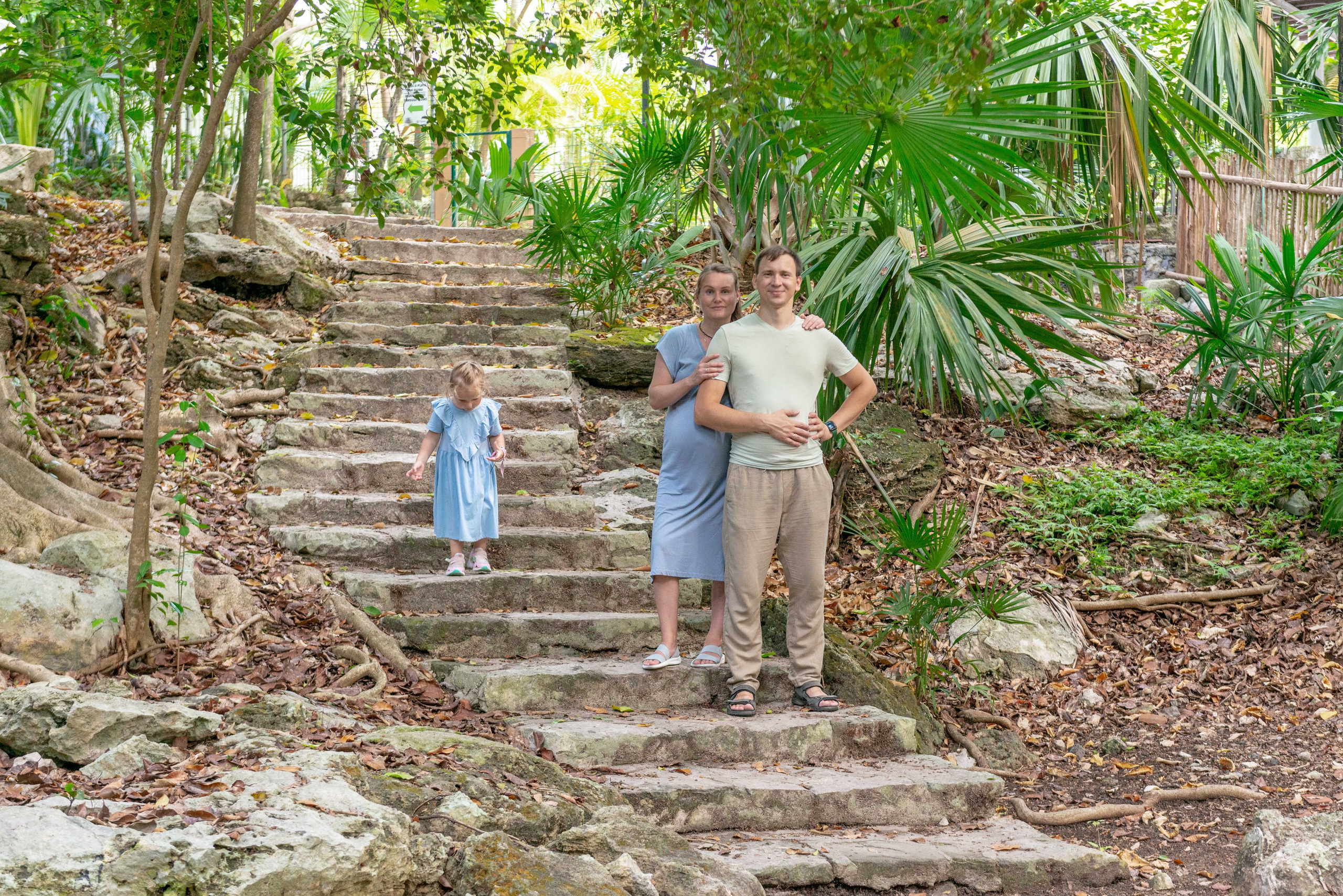 Family Maternity Photoshoot: Waiting for a New Miracle. PHOTOGRAPHER QUINTANA ROO