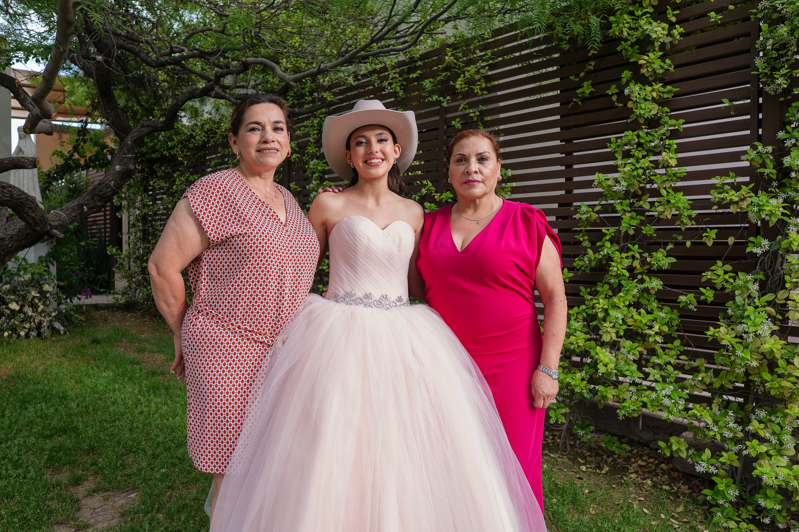 Renata XV — El comienzo de una nueva historia. Lg Fotografia