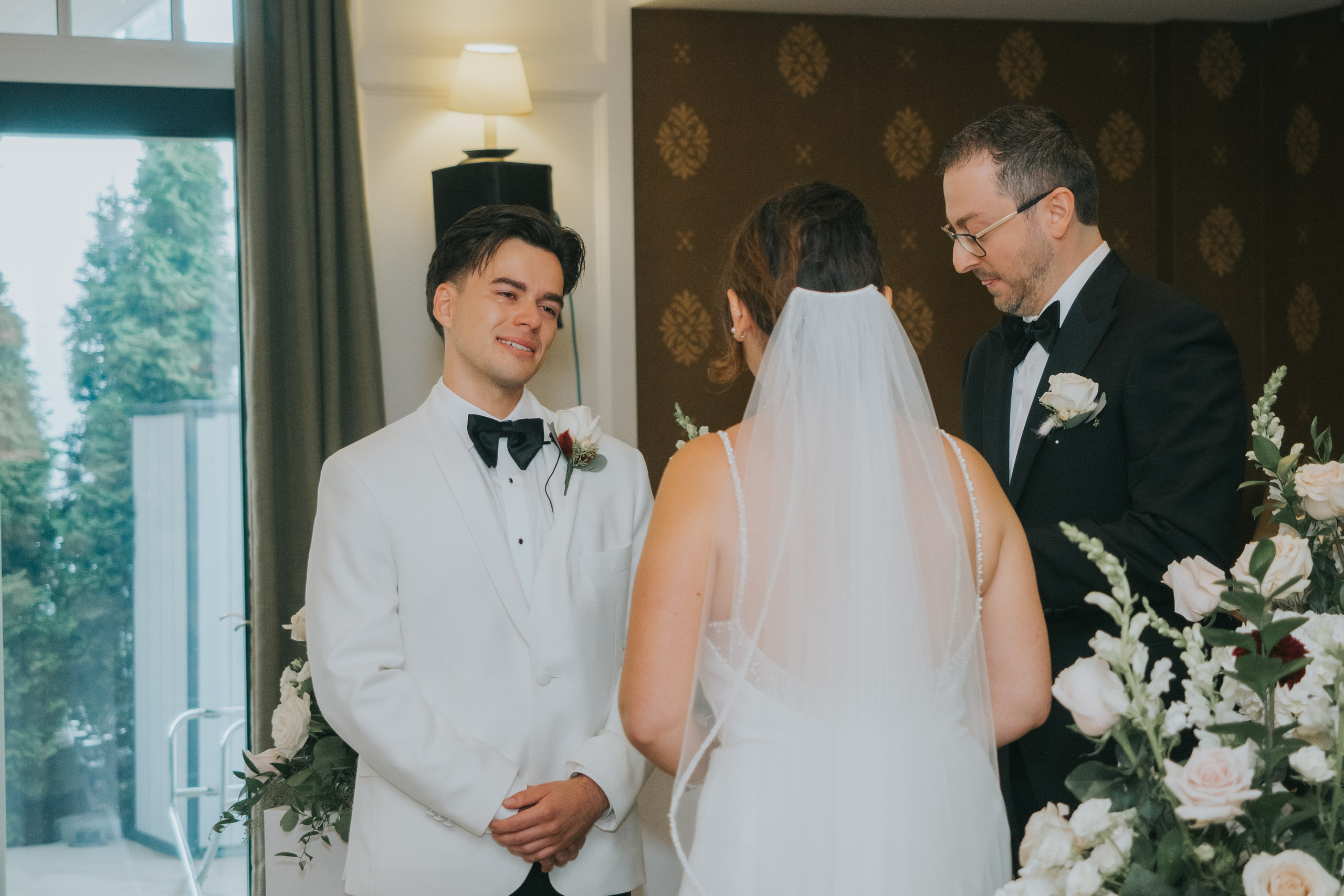 Wedding of Cassandra and Loïc in Beaconsfield, Montreal. Montreal Wedding Photographer — Muriel Oe Photo