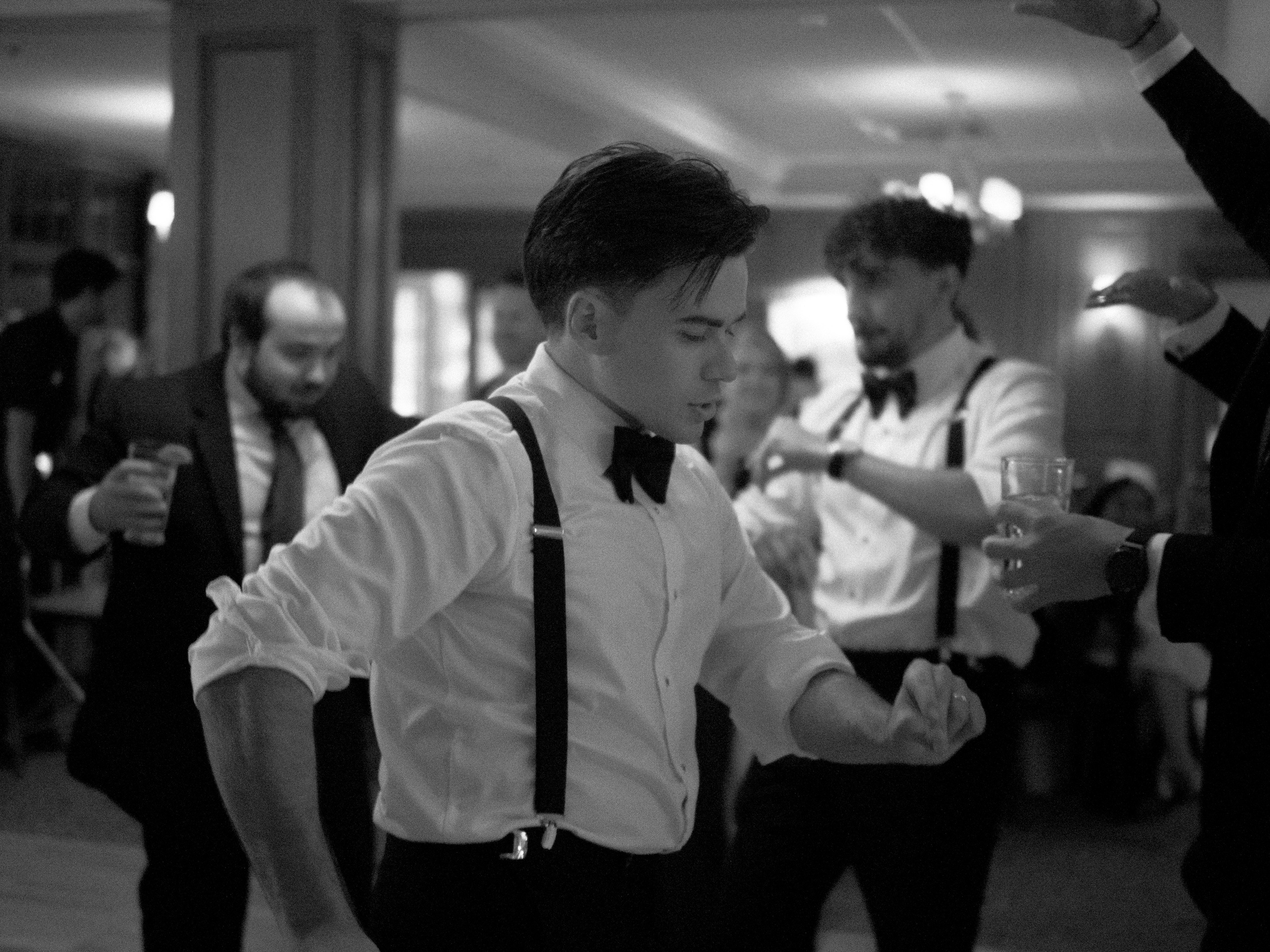 Wedding of Cassandra and Loïc in Beaconsfield, Montreal. Montreal Wedding Photographer — Muriel Oe Photo
