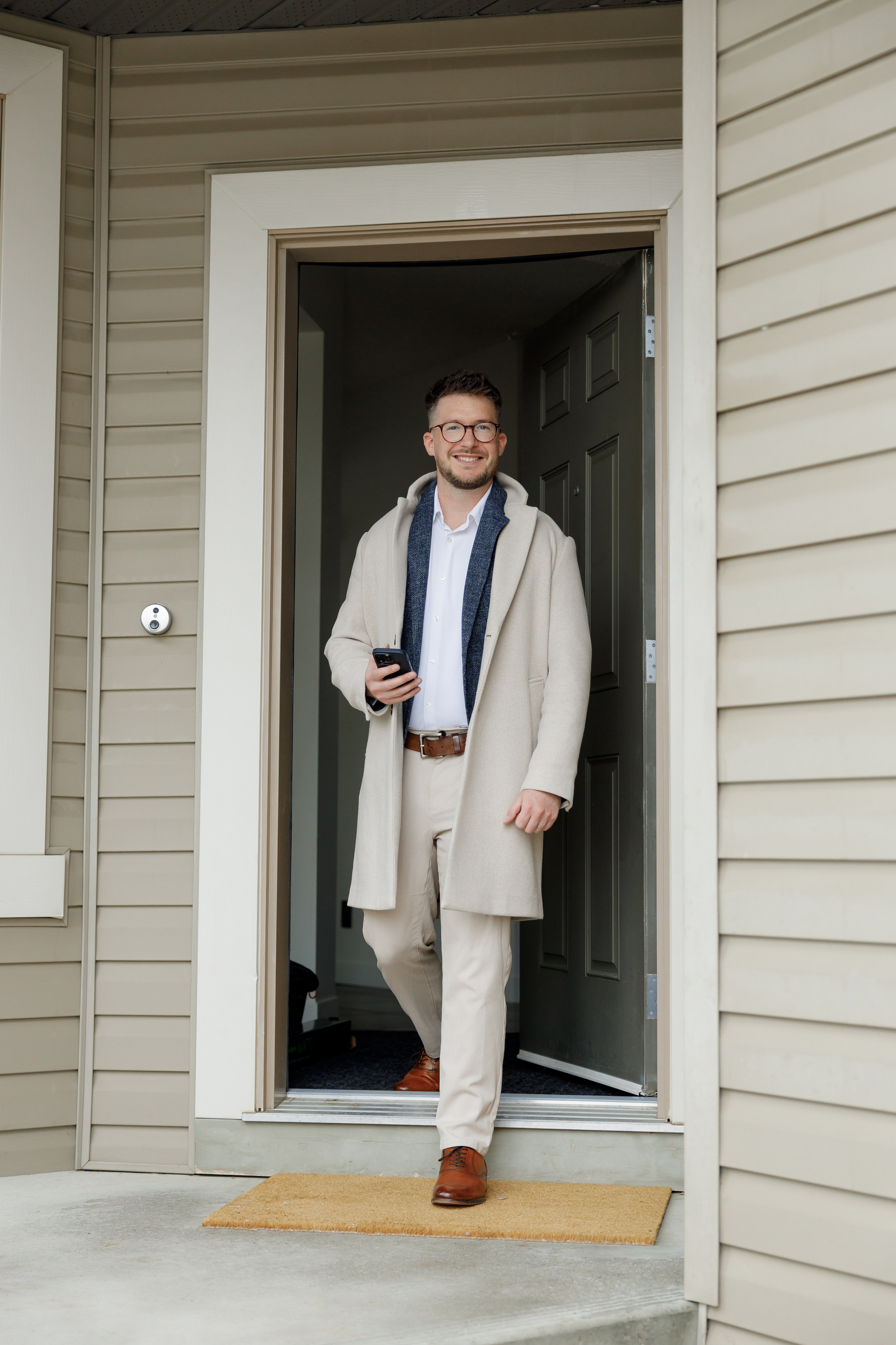 Real Estate Agent. Photographer Elvira Hryshchenko