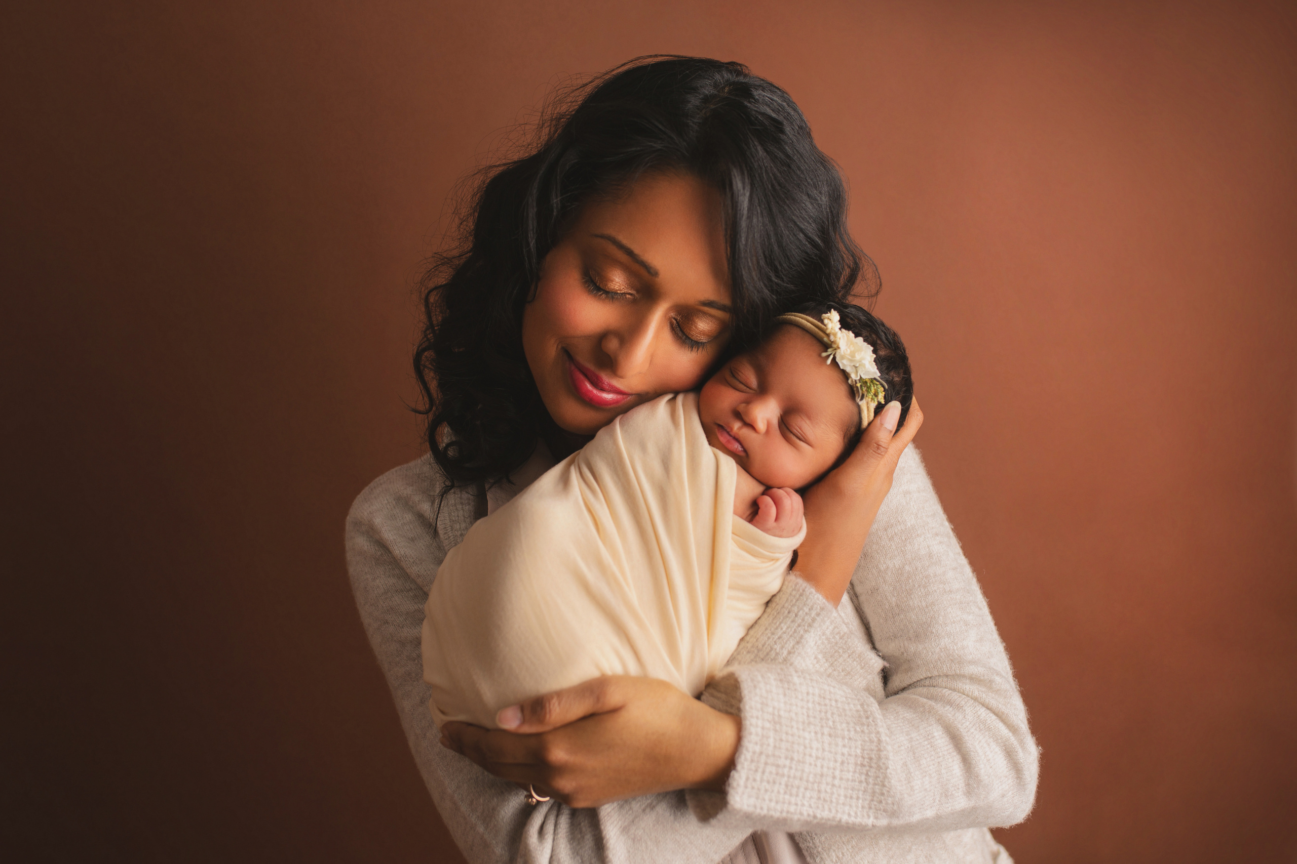 FAMILY / MATERNITY. Ottawa Newborn and Baby Newborn Photographer Elena Helali