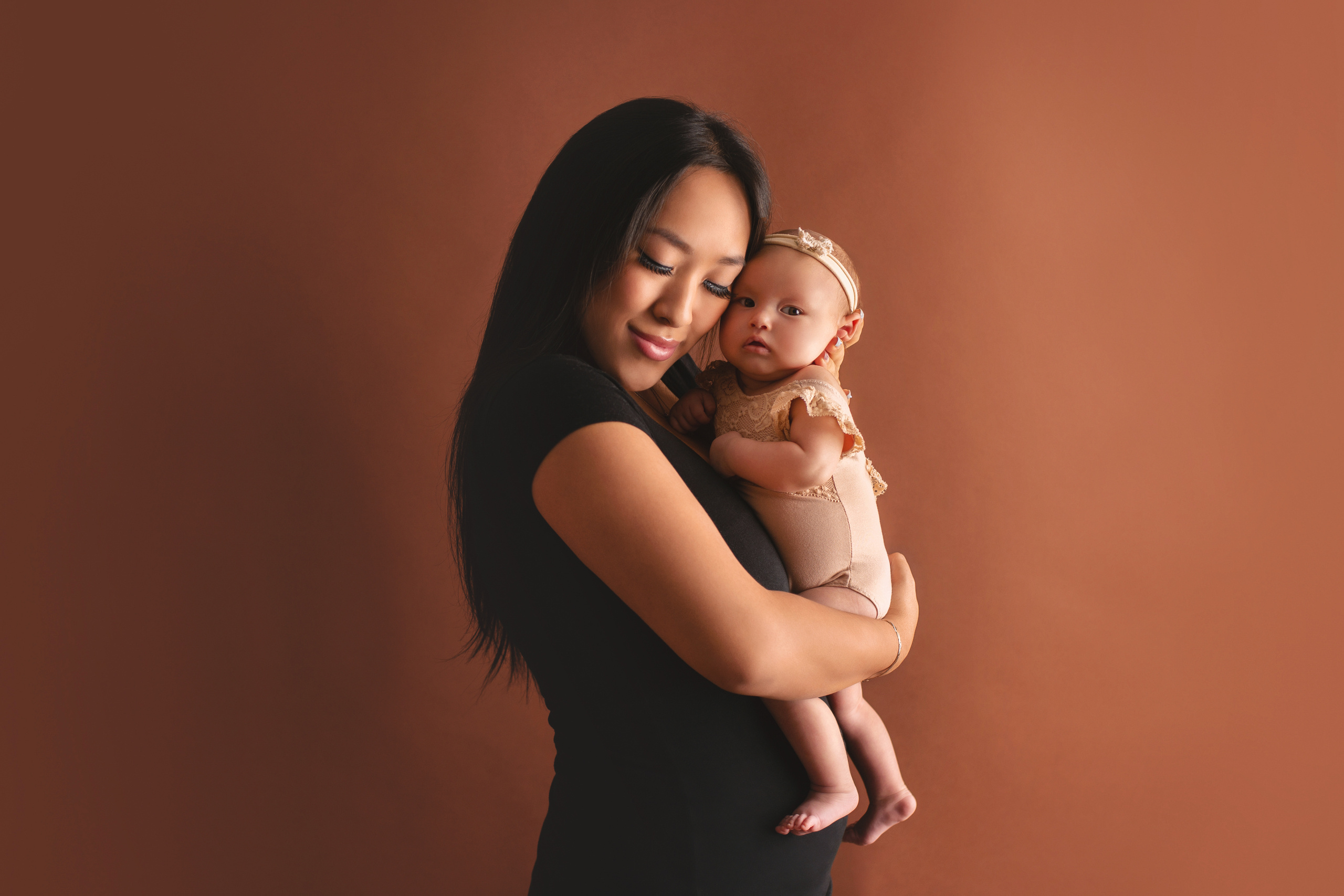 FAMILY / MATERNITY. Ottawa Newborn and Baby Newborn Photographer Elena Helali